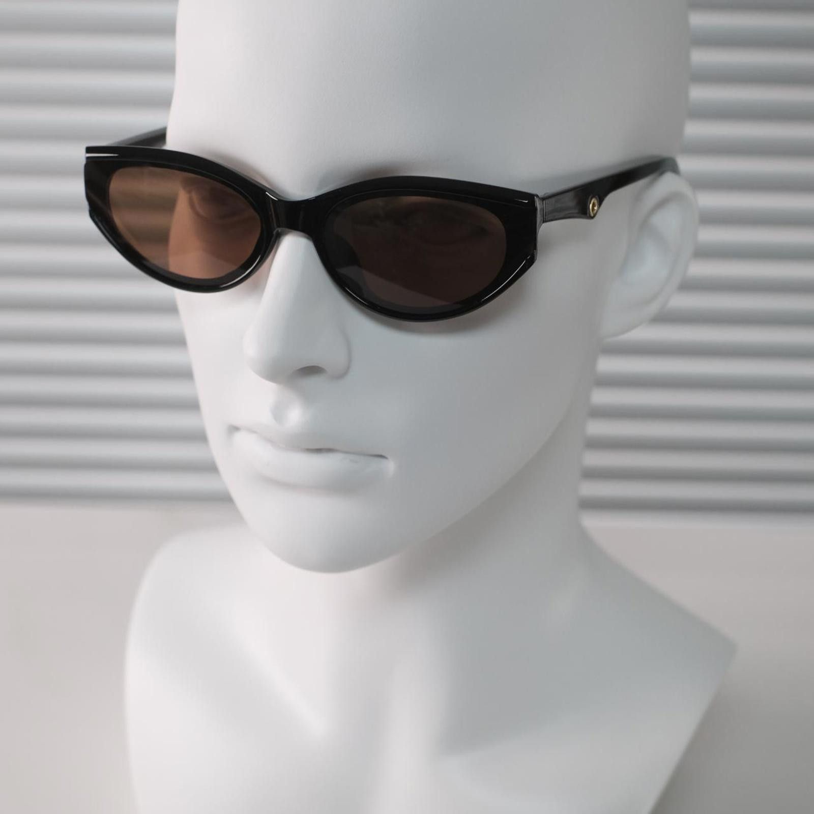 Japanese Brand Rare Vtg Y2k Avant Garde Cat Eye Black Sunglasses Unisex OS Size ONE SIZE - 1 Thumbnail