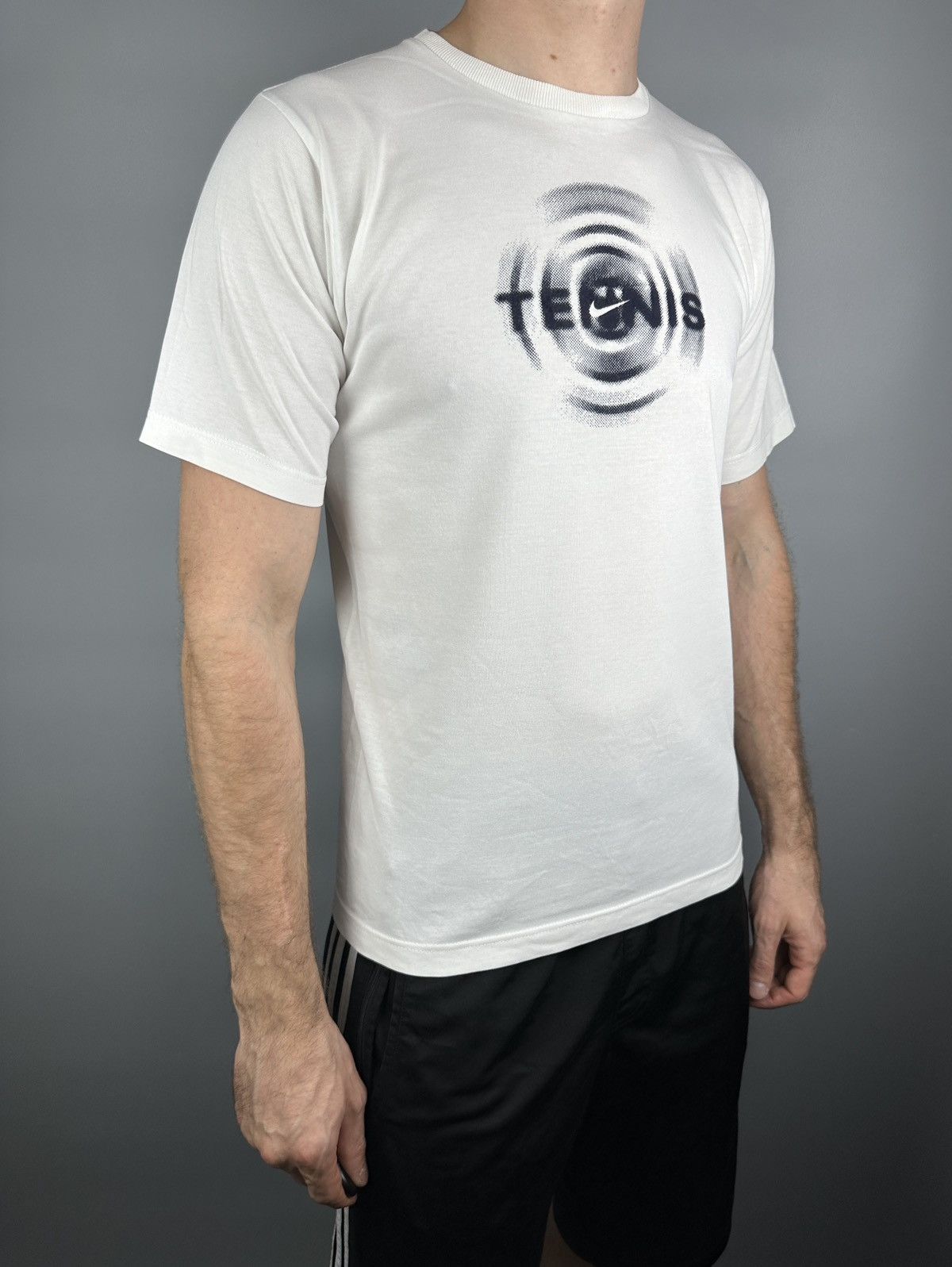 Nike Vintage Nike Center Swoosh Logo T Shirt Tee Y2K Tennis Size US M / EU 48-50 / 2 - 11 Thumbnail