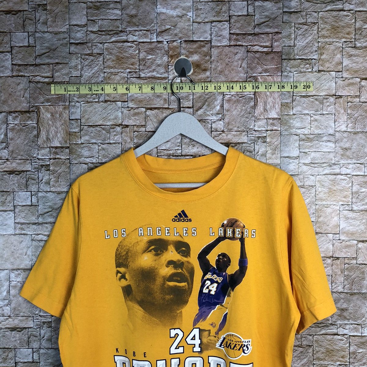Adidas DL Adidas L.A. Lakers Kobe Bryant Yellow T-Shirt #A274 Size US M / EU 48-50 / 2 - 2 Thumbnail