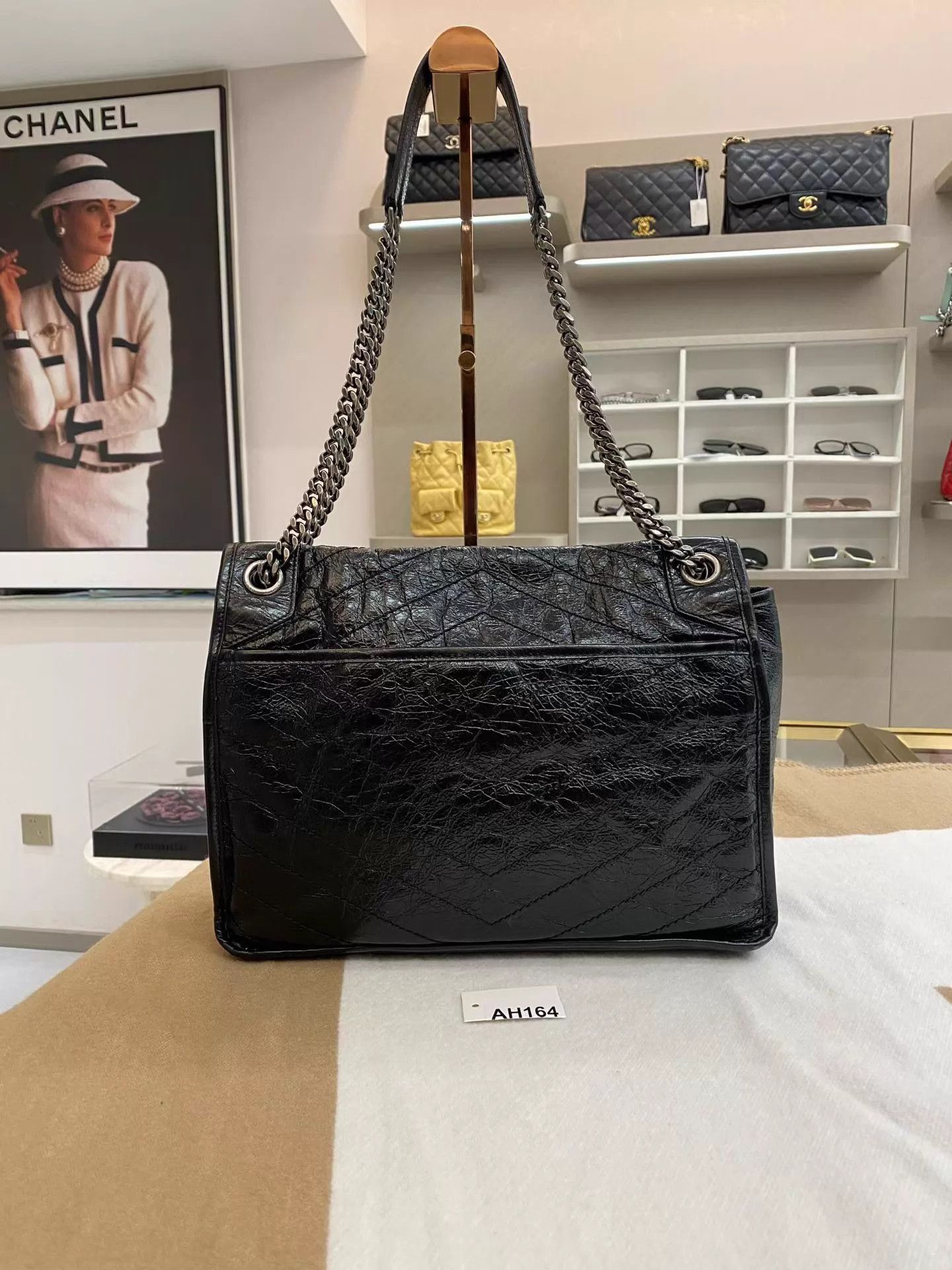 Yves Saint Laurent YSL Niki,Black/Silver Crumpled Calfskin, Distressed Hardware Size ONE SIZE - 4 Thumbnail