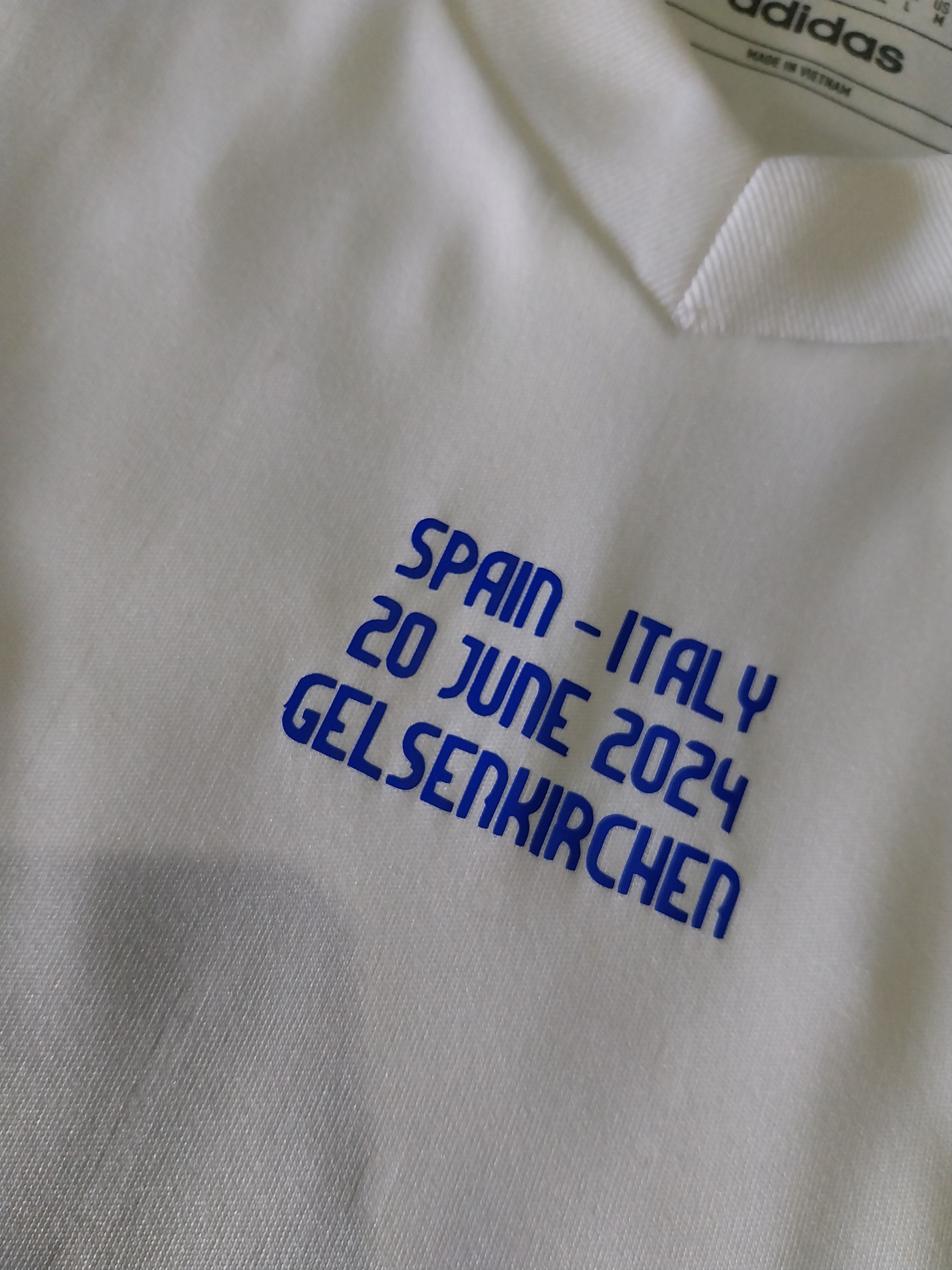 Adidas Italy away 2024/2025 nicolo barella jersey football Size US L / EU 52-54 / 3 - 4 Thumbnail