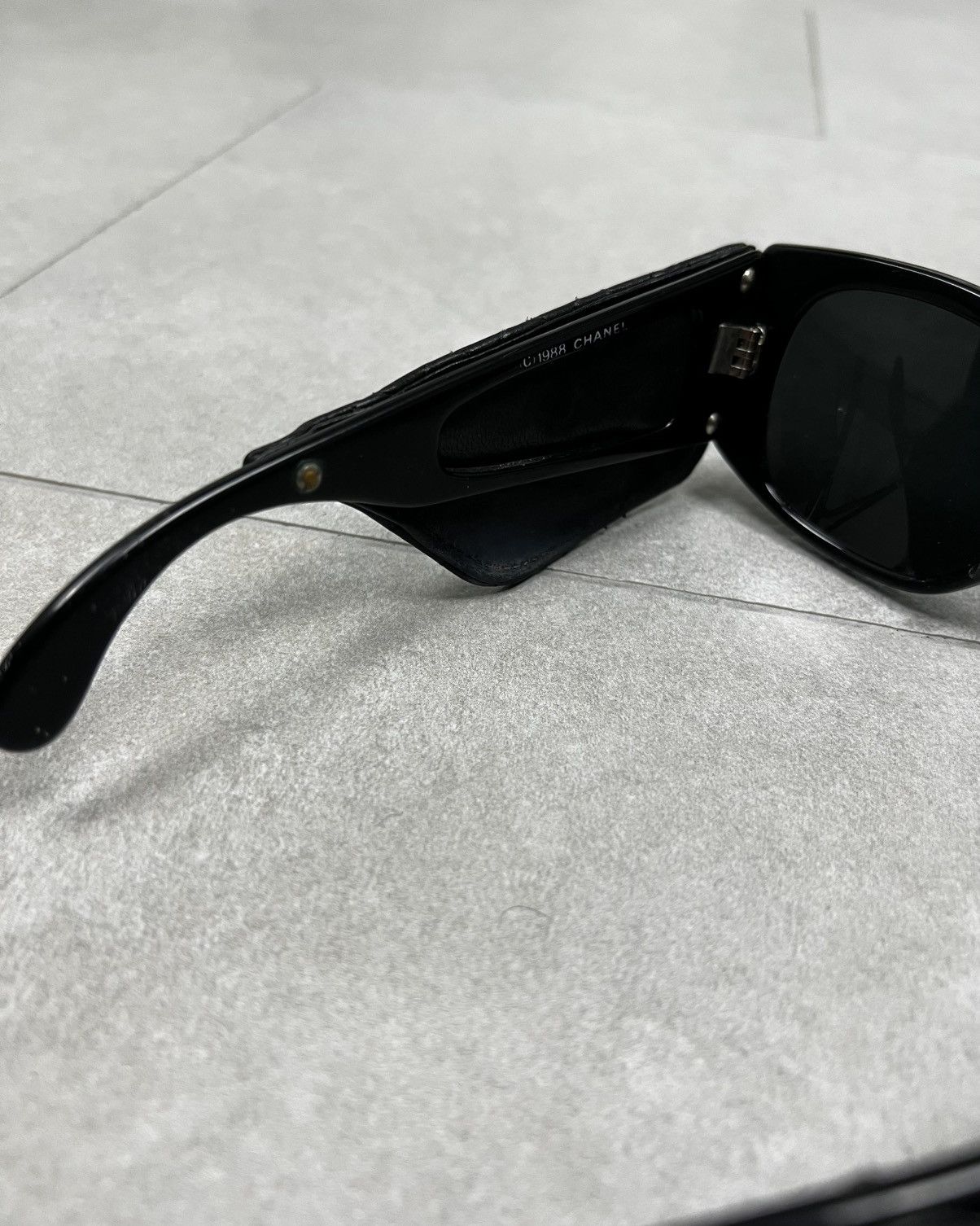 Chanel Chanel 1988 Vintage Aviator Pilot Quilted Leather Sunglasses Size ONE SIZE - 8 Thumbnail