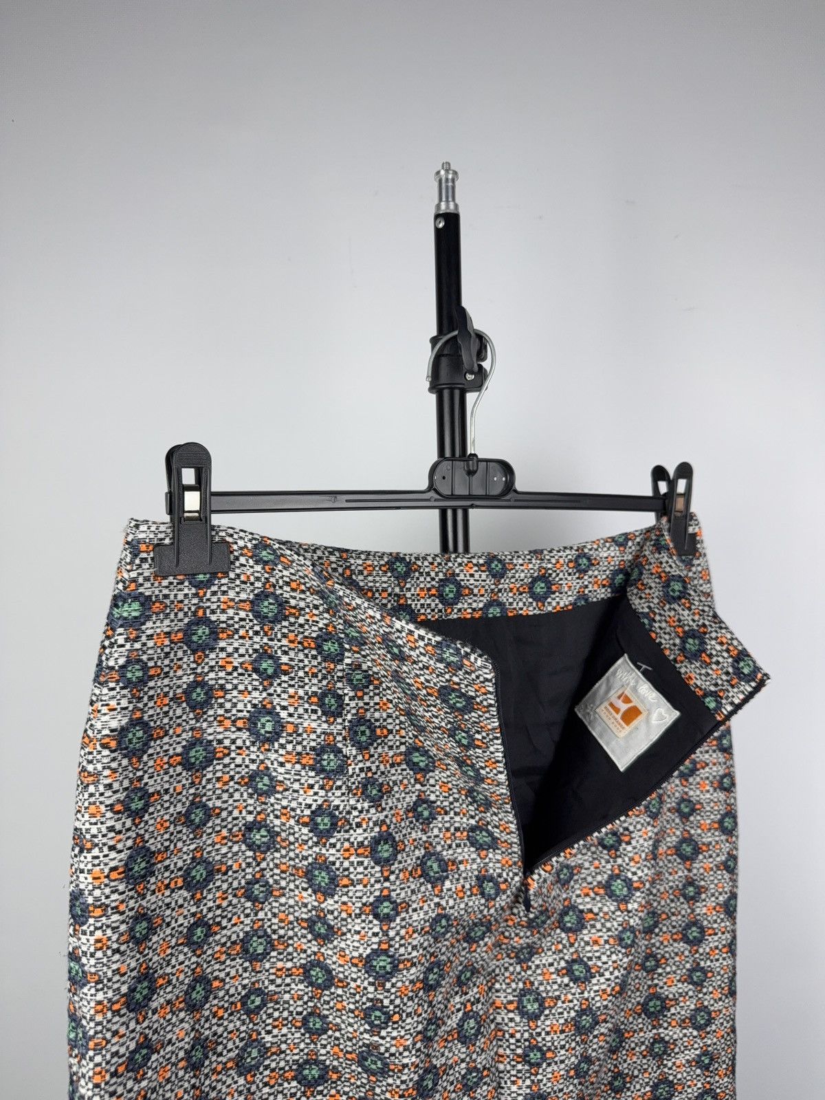 Hugo Boss Luxury Retro 00s Boss Orange Patterned Tweed Mini Skirt Size 28" / US 6 / IT 42 - 7 Thumbnail