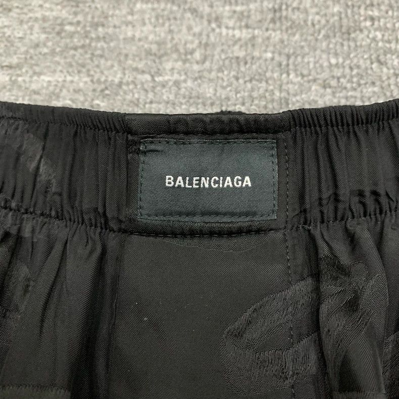 Balenciaga Balenciaga size 50 Black bullet screen full print silk ful Size US 34 / EU 50 - 6 Thumbnail