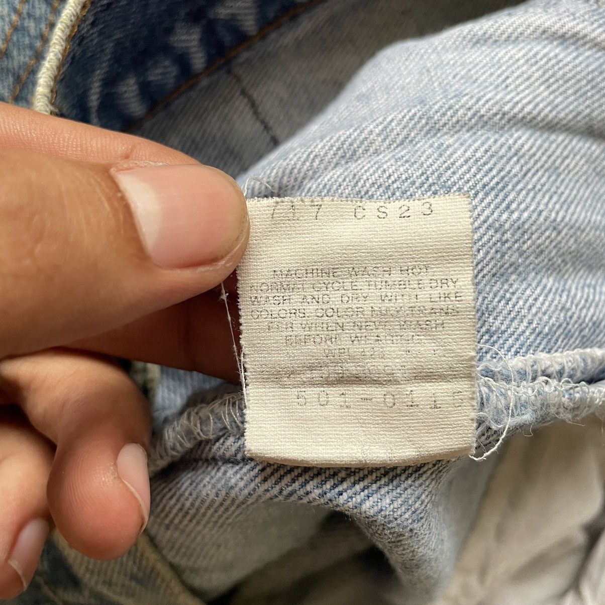Levi's × Vintage Vintage Levi’s 501 Distressed Jeans USA Size US 33 - 12 Thumbnail