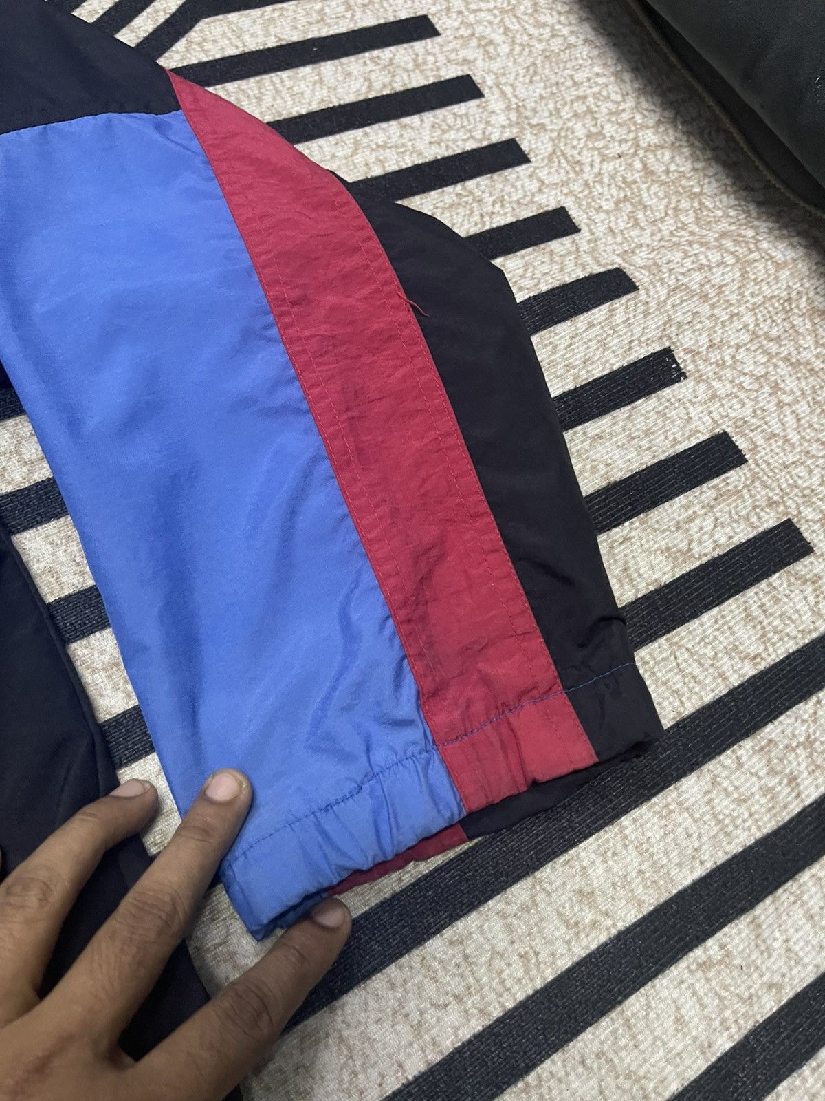 Nike 90s NIKE BIG SWOOSH COLOUR BLOCK WINDBREAKER Size US L / EU 52-54 / 3 - 9 Thumbnail