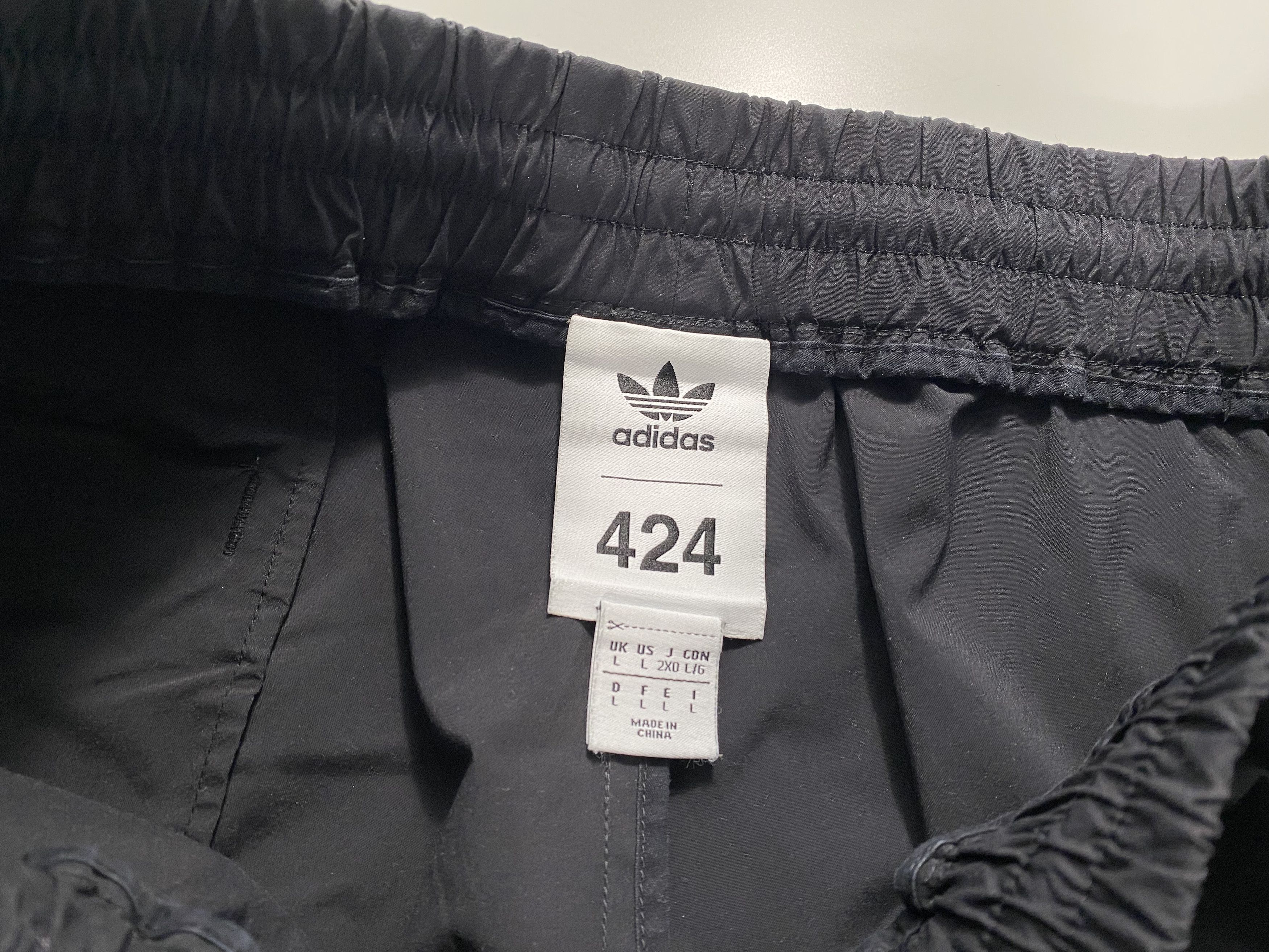 424 × Adidas adidas originals x 424 Asymmetric 3-Stripe Track Pants Black Size US 32 / EU 48 - 4 Thumbnail