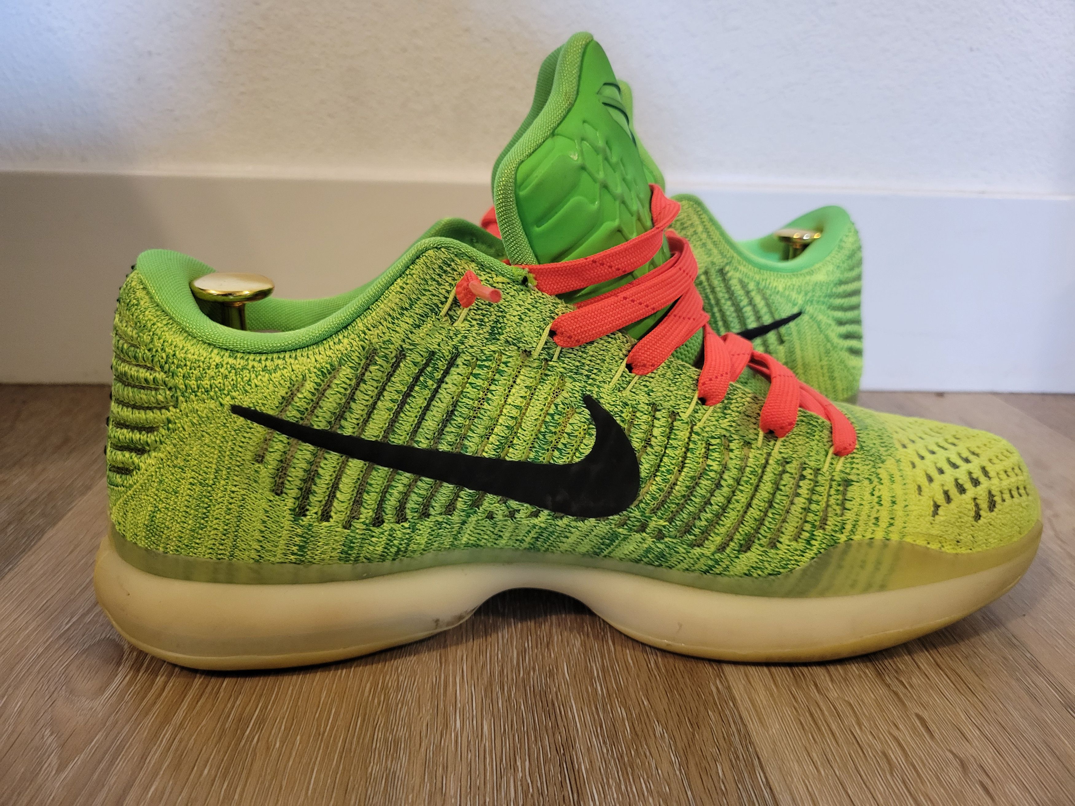 Nike Nike ID Kobe x "grinch" Size US 10 / EU 43 - 1 Thumbnail