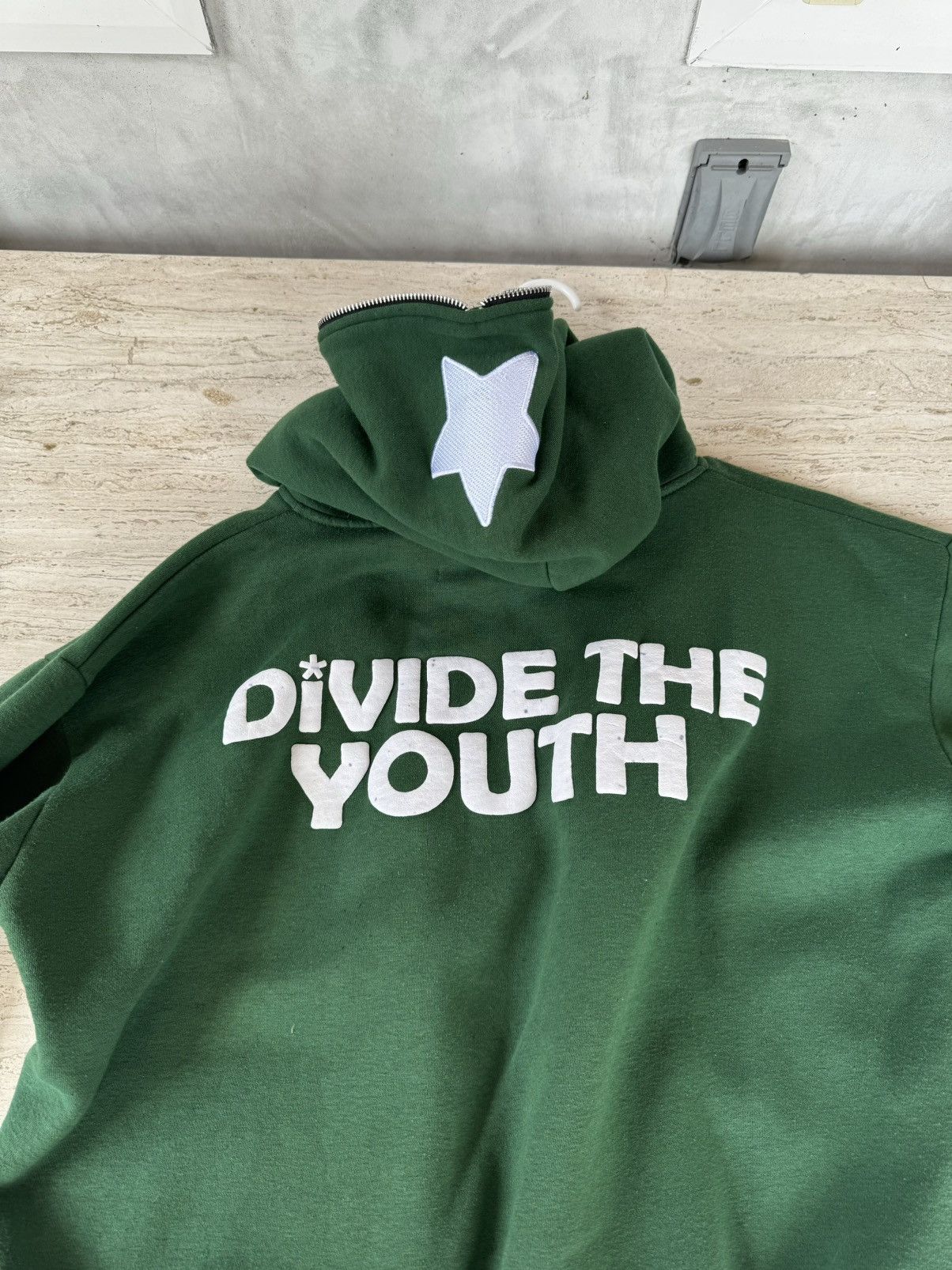 Divide The Youth Green zip up Size US L / EU 52-54 / 3 - 2 Thumbnail