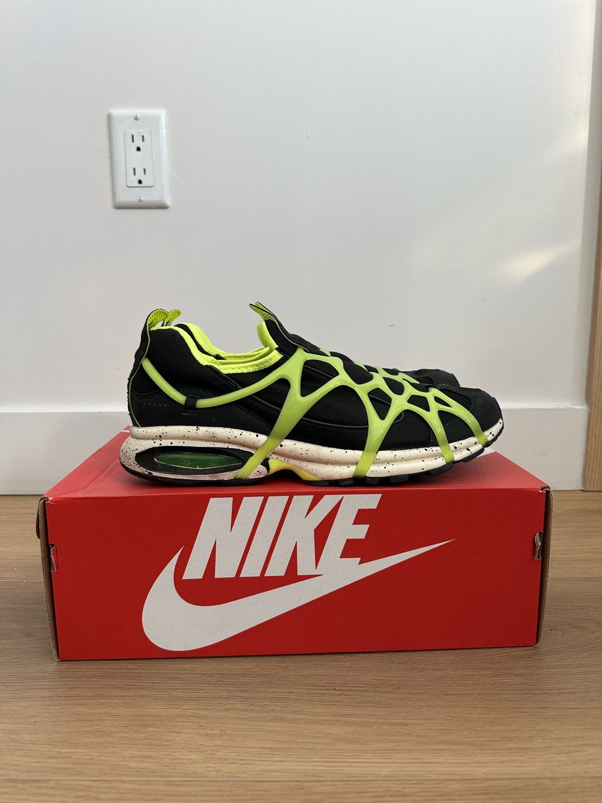 Nike Air Kukini Size US 11 / EU 44 - 3 Thumbnail