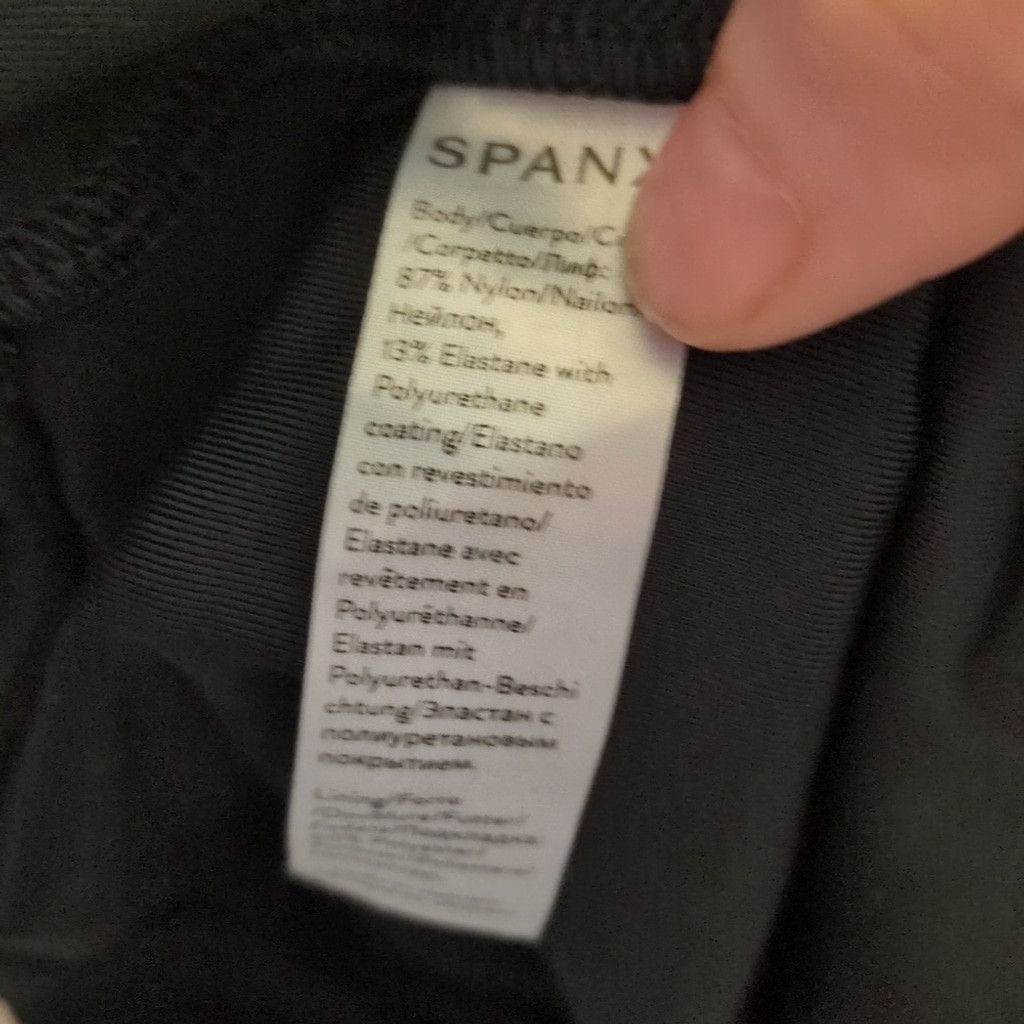 Spanx Spanx faux leather black leggings size medium petite Size 25" / US 0 / IT 36 - 3 Thumbnail