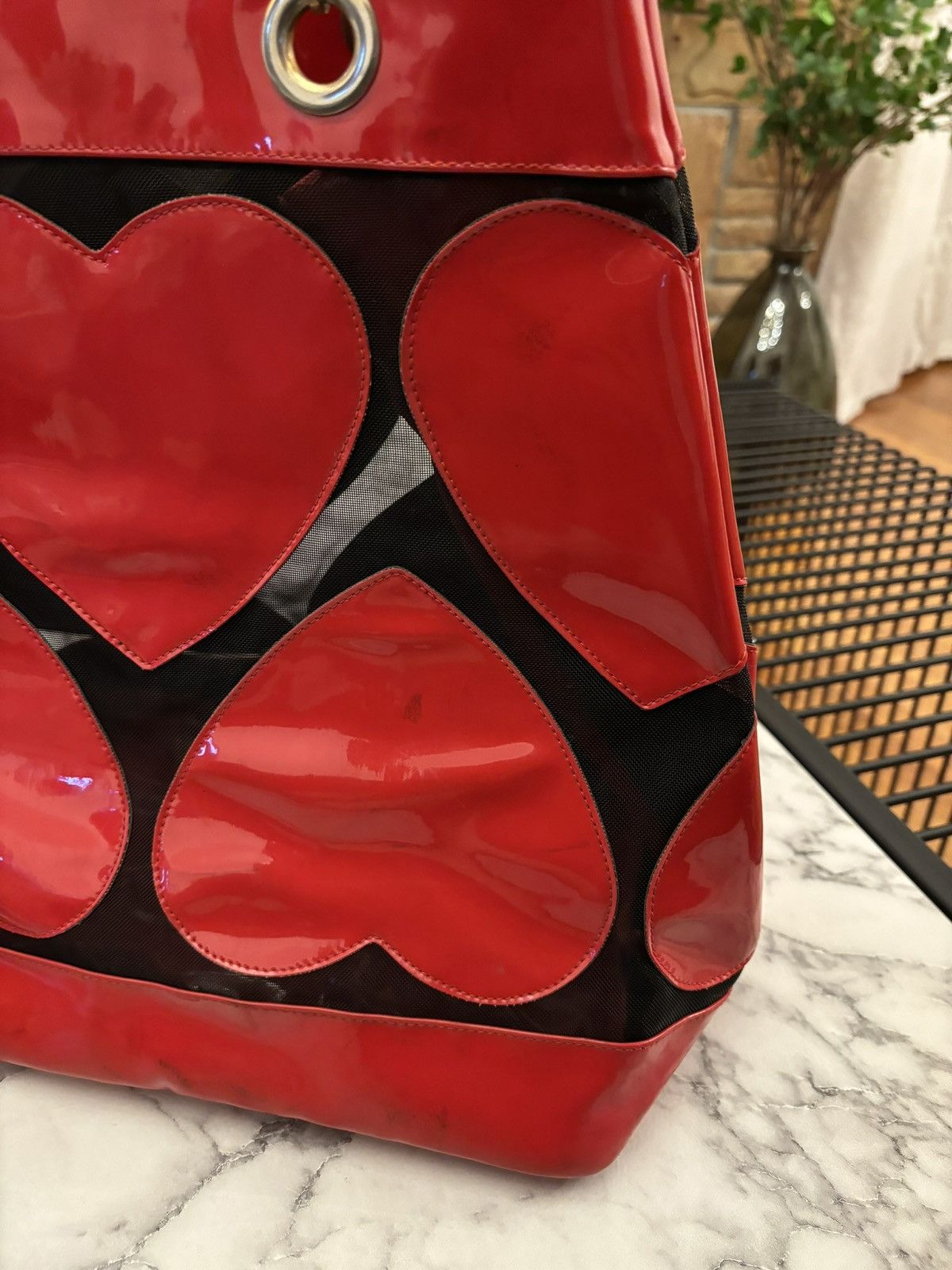 Moschino Rare 90s Moschino Red Heart Patent and Mesh Tote Bag Size ONE SIZE - 11 Thumbnail