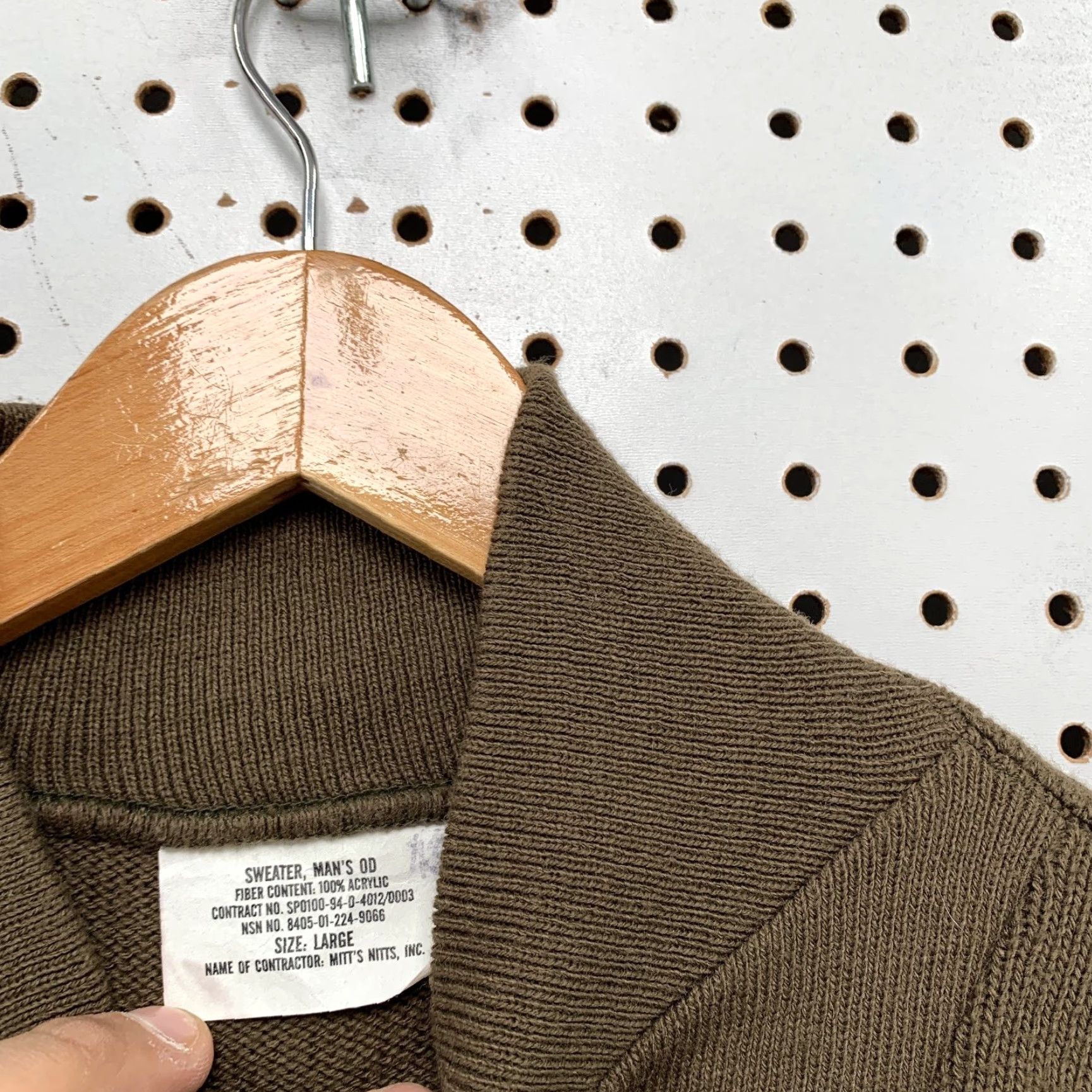 Vintage VINTAGE Military Sweater Shirt Mens L Brown Acrylic Henley Winter Knitts Mitts Knits Size US L / EU 52-54 / 3 - 3 Thumbnail