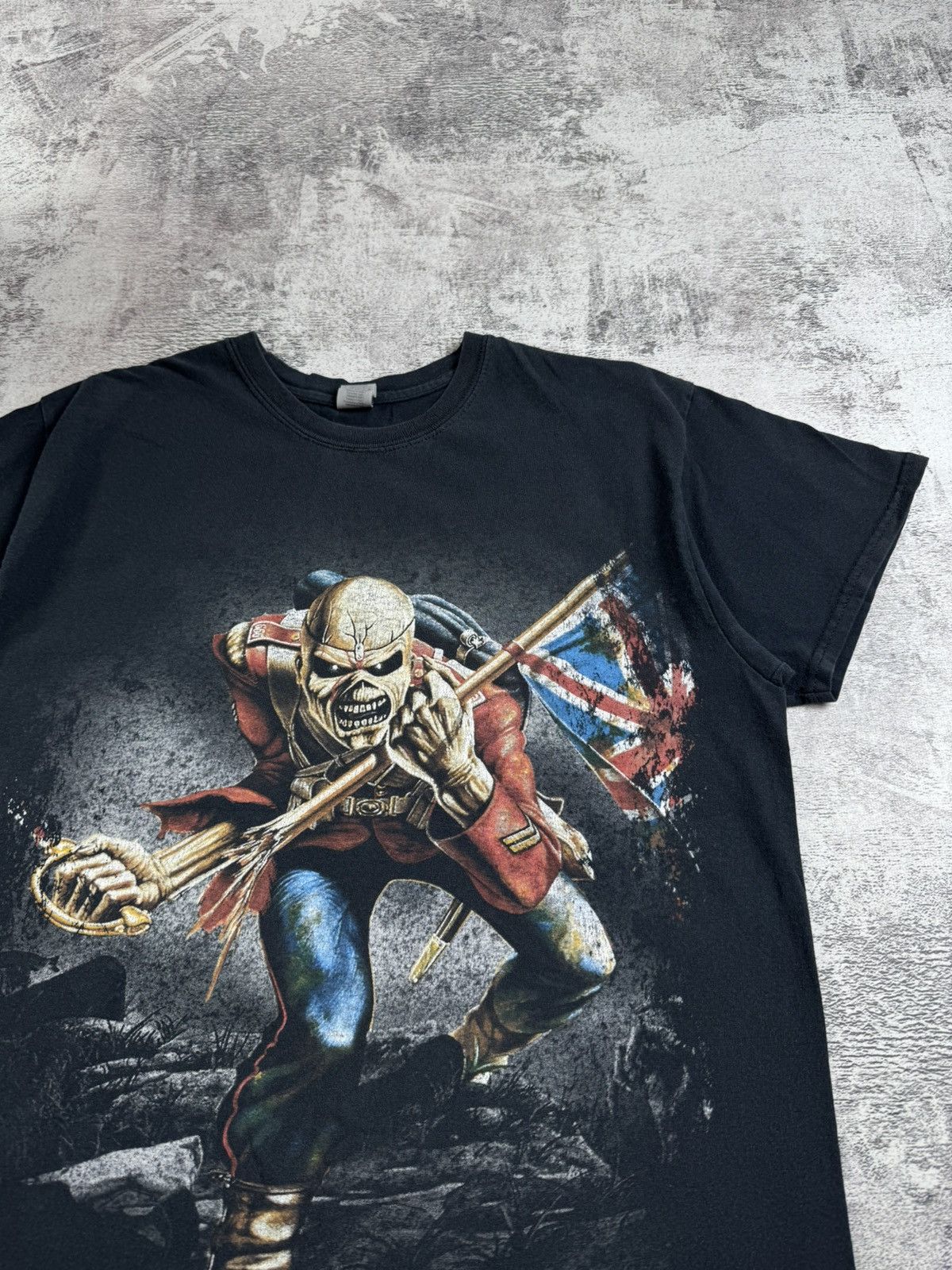 Iron Maiden Iron Maiden 00s The Trooper Rock Tour Rap Faded Merch Devil Band T Shirt Jersey Size US L / EU 52-54 / 3 - 6 Thumbnail