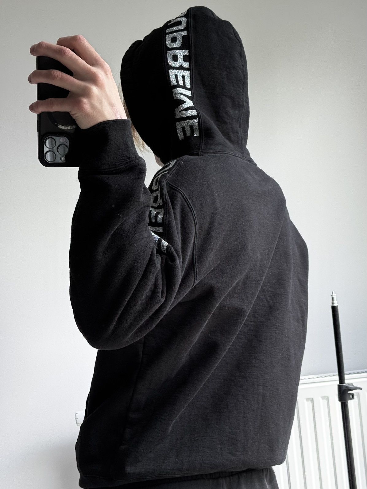 Hypebeast Rare SUPREME Monogram Repeat Logo Boxy Fit Hoodie Size US L / EU 52-54 / 3 - 13 Thumbnail