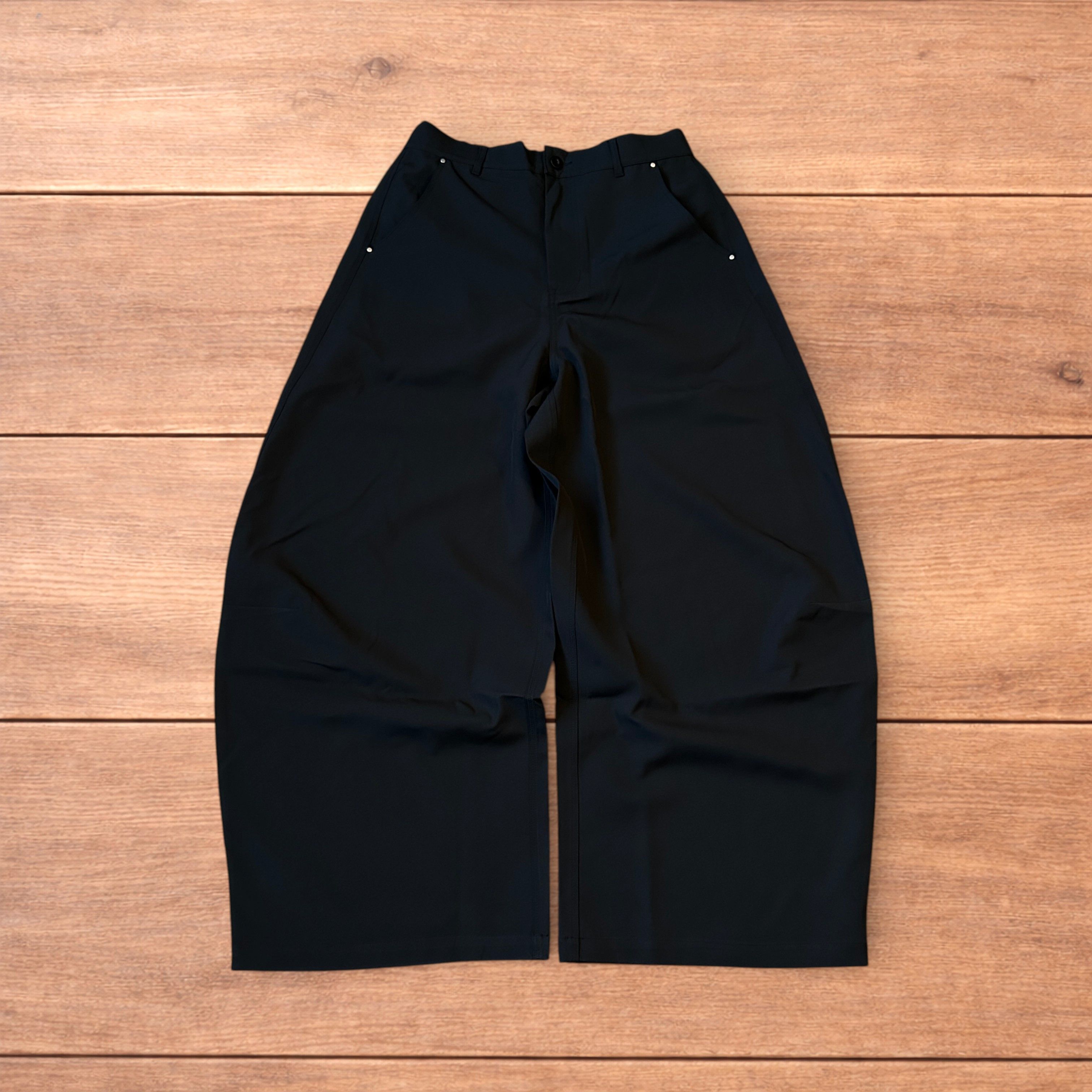 Japanese Brand Vintage style baggy balloon fit tailored trousers in black. Size US 36 / EU 52 - 1 Thumbnail