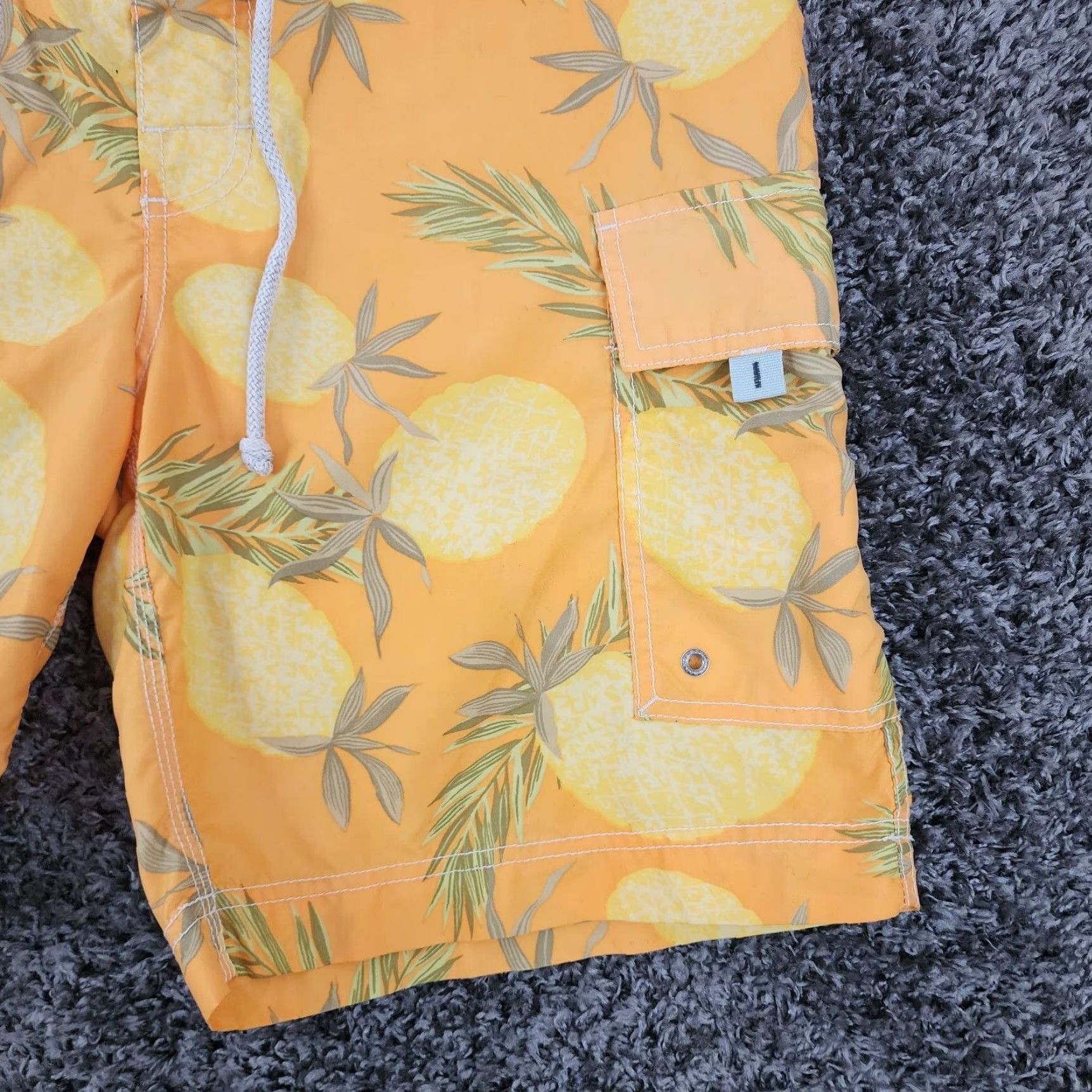 Banana Republic Banana Republic Shorts Mens Orange Fruit Board Shorts 34 Regular Size US 34 / EU 50 - 2 Thumbnail