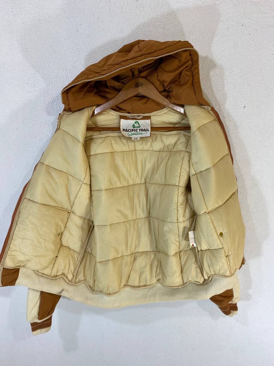 Pacific Trail vintage pacific trail skiwear puffer jacket nice design Size US M / EU 48-50 / 2 - 5 Thumbnail