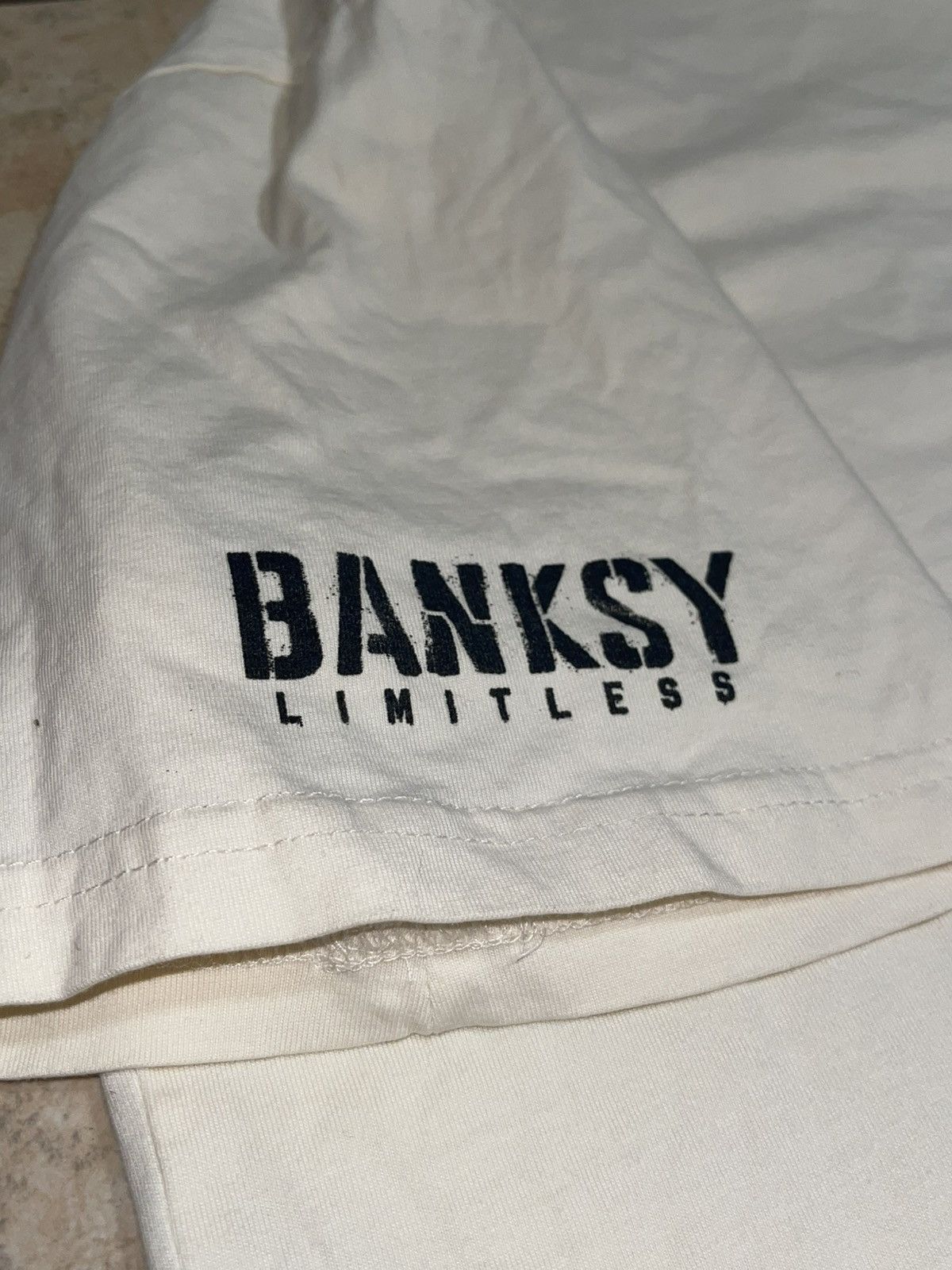 Other Banksy Limitless London “Girl With Balloon” Tee Embroidered Size US L / EU 52-54 / 3 - 3 Thumbnail
