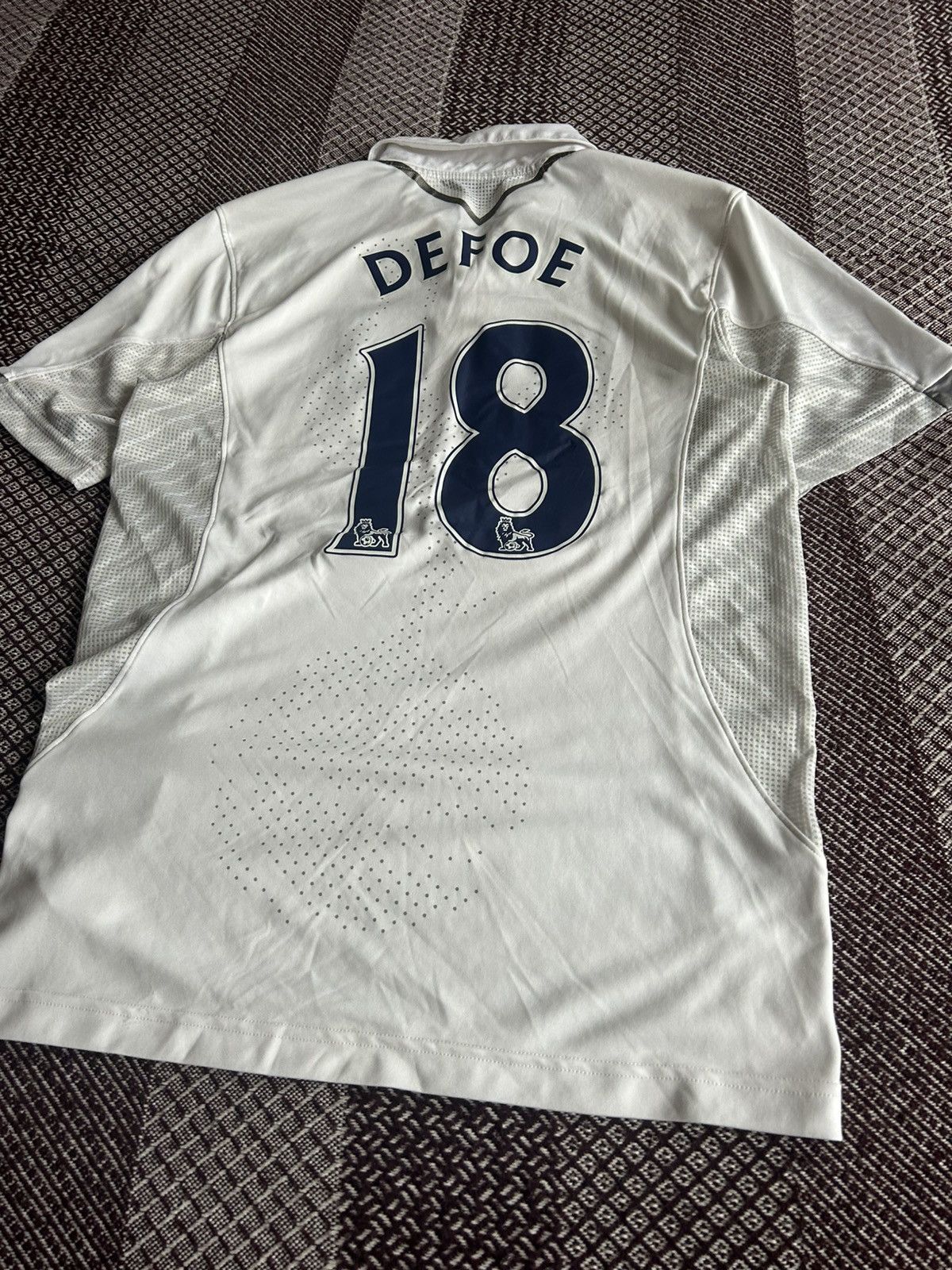 Under Armour Tottenham Hotspurs x DEFOE #18 Under Armour Soccer Jersey Size US S / EU 44-46 / 1 - 3 Thumbnail