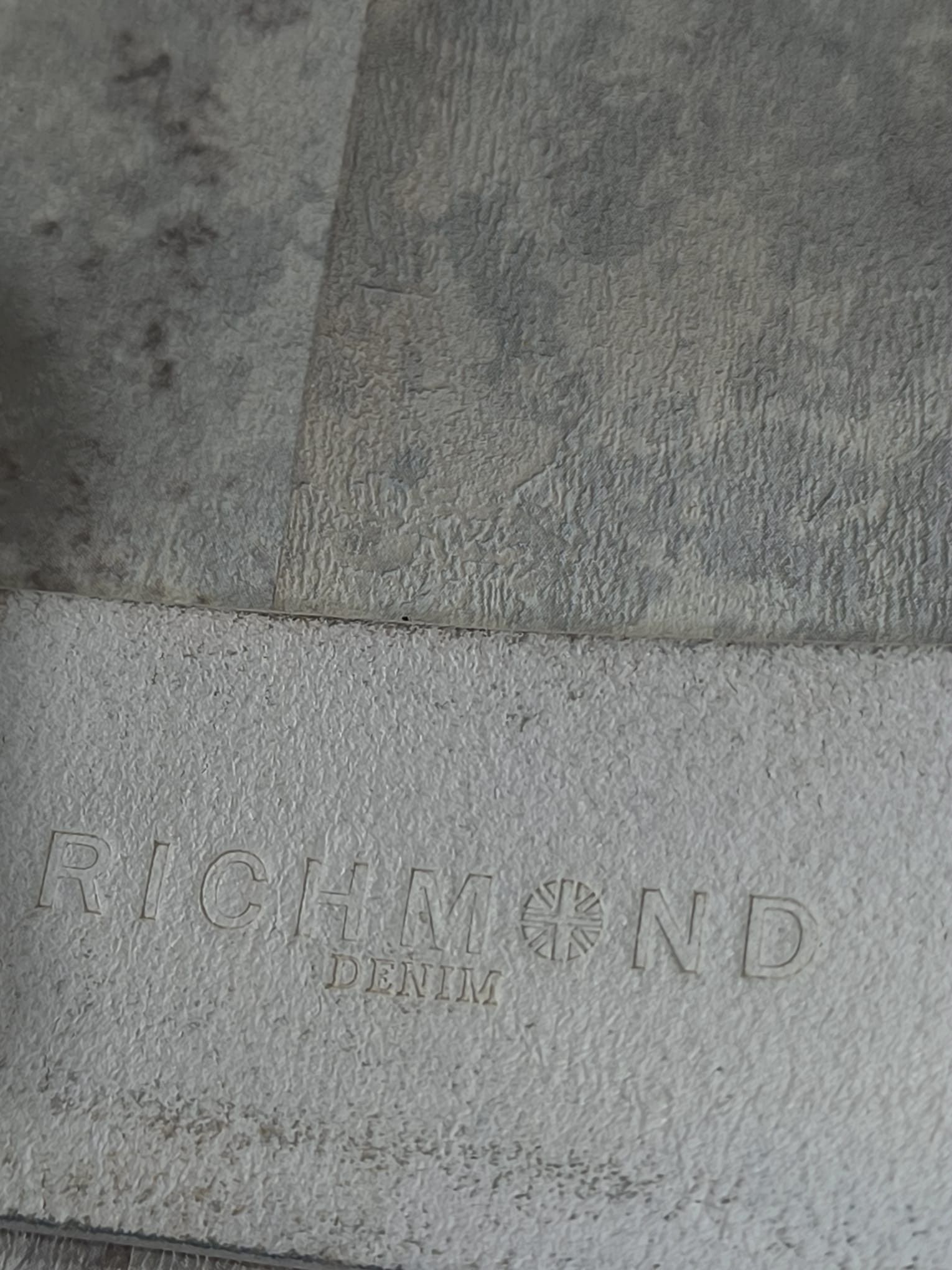 John Richmond RICHMOND DIRTY WHITE DISTRESSED LEATHER ITALY BELT Size ONE SIZE - 5 Thumbnail