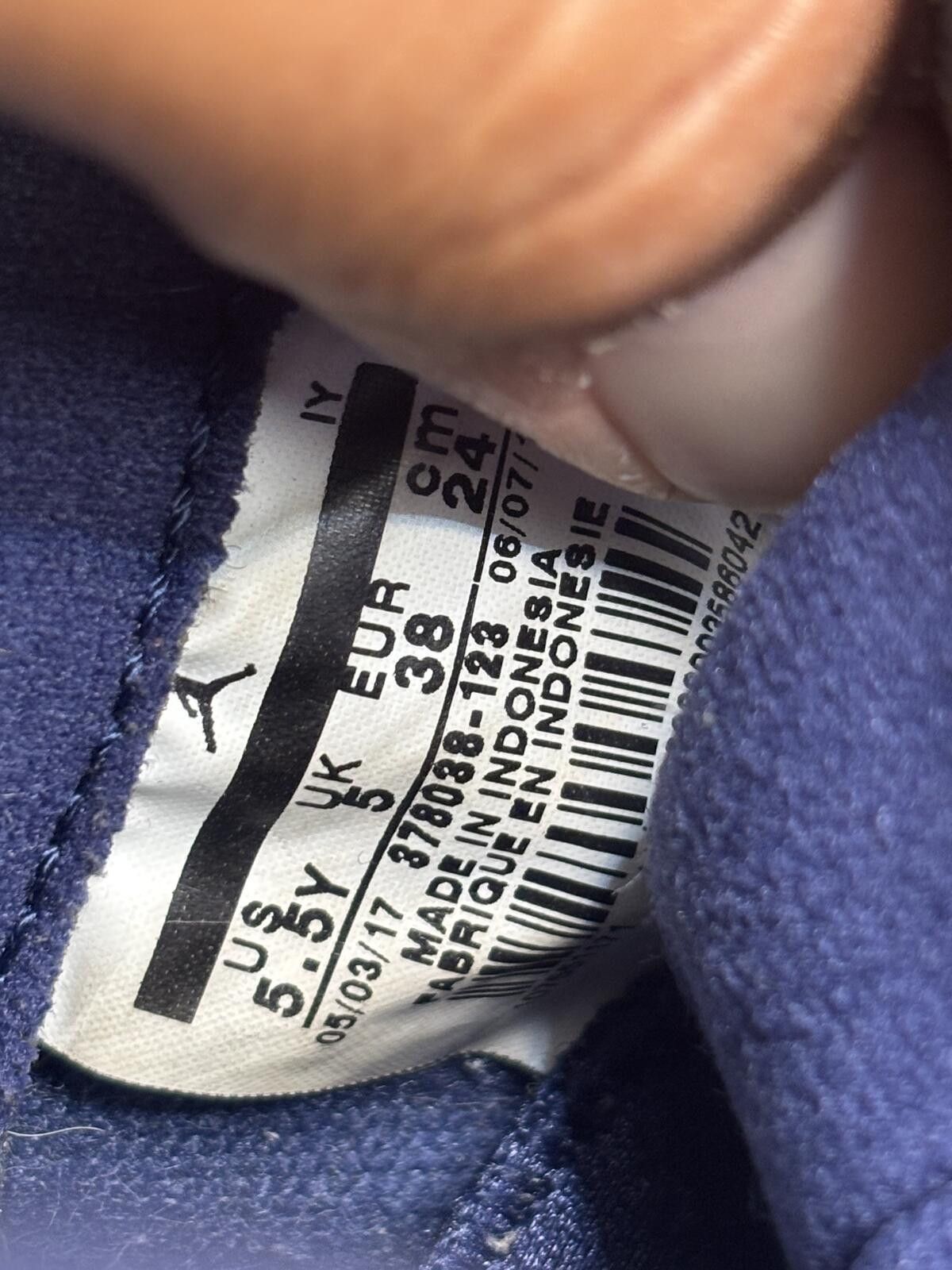 Jordan Brand Air Jordan 11 UNC win like 82 GS Size US 5.5 / EU 38 - 6 Thumbnail