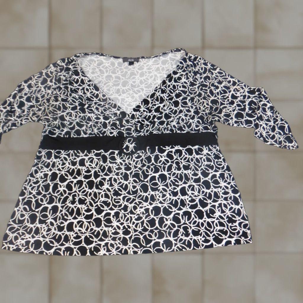 Vintage AGB Blouse Women XL Black Pullover Long Sleeve Round Neck Geometric Pattern Polyester Rayon Stretch Casual Regular Ruffle Size XL / US 12-14 / IT 48-50 - 1 Thumbnail