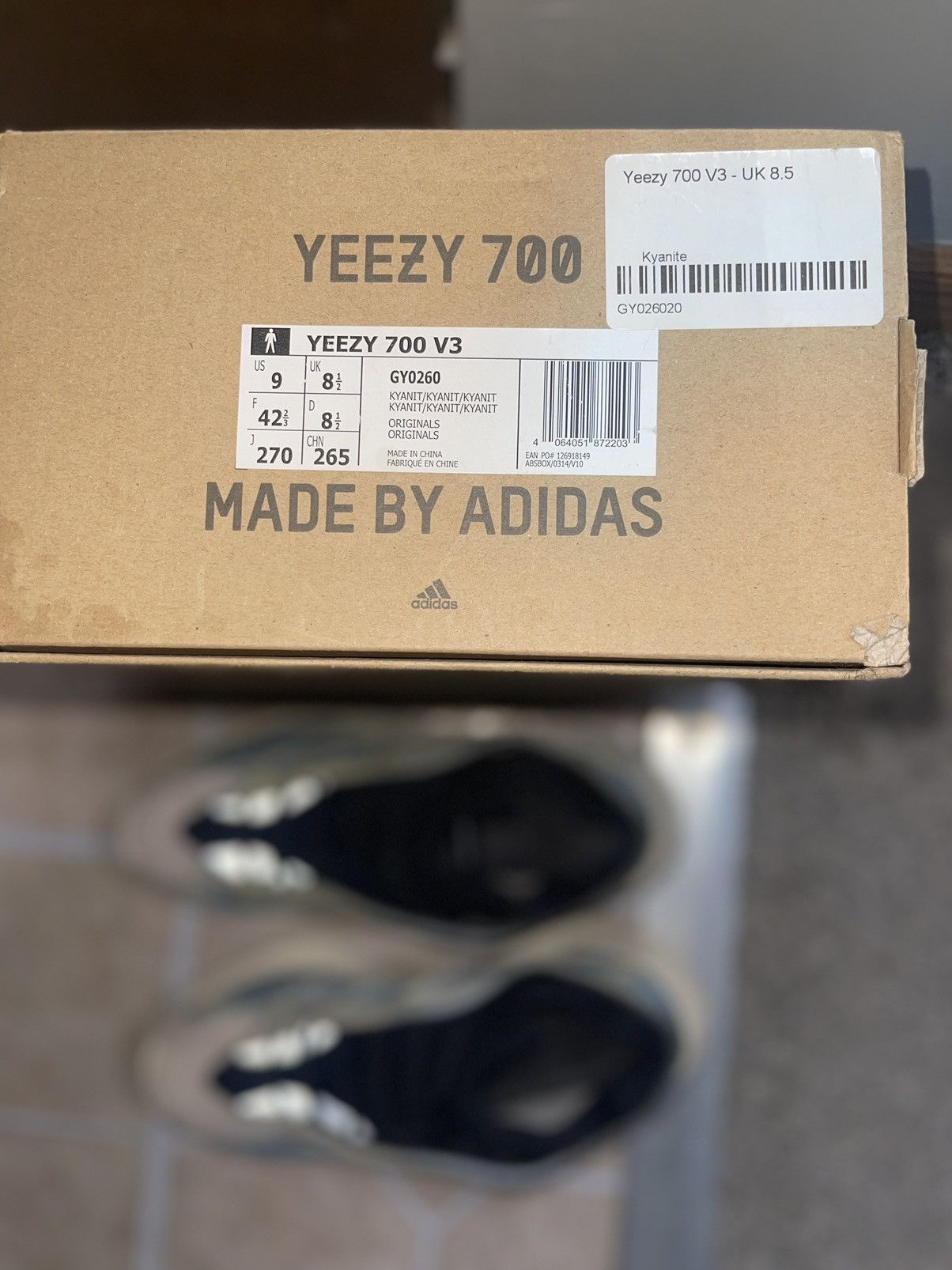 Yeezy Yeezy 700 V3 Kyanit Size US 9 / EU 42 - 6 Thumbnail