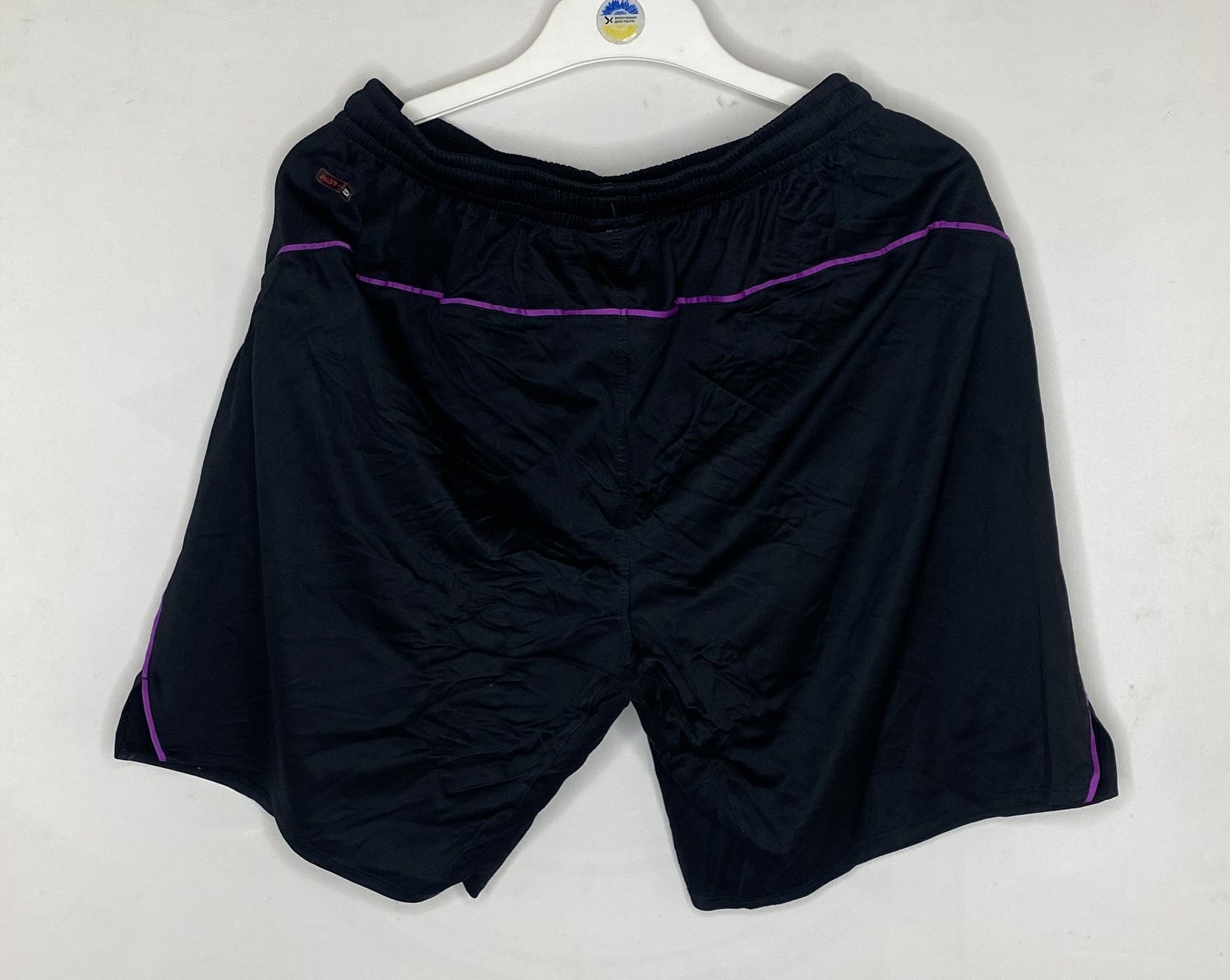Warrior LIVERPOOL FOOTBALL SHORTS SOCCER WARRIOR Size US 34 / EU 50 - 2 Thumbnail
