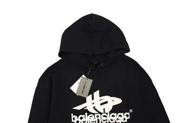 Balenciaga o1la1rc1a0924 Medium Fit Hoodie in Black/White Size US S / EU 44-46 / 1 - 3 Thumbnail