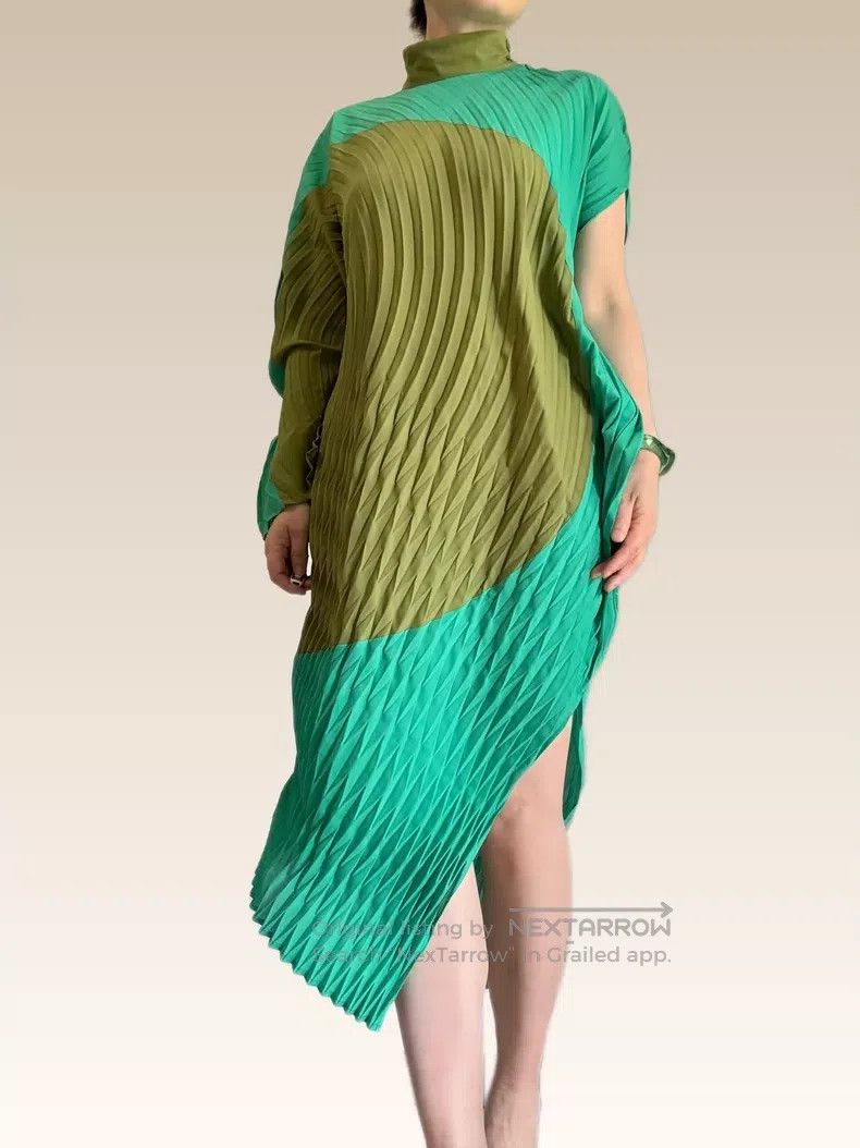Issey Miyake Issey Miyake Asymmetric Water Ripple Dress Size M / US 6-8 / IT 42-44 - 1 Thumbnail