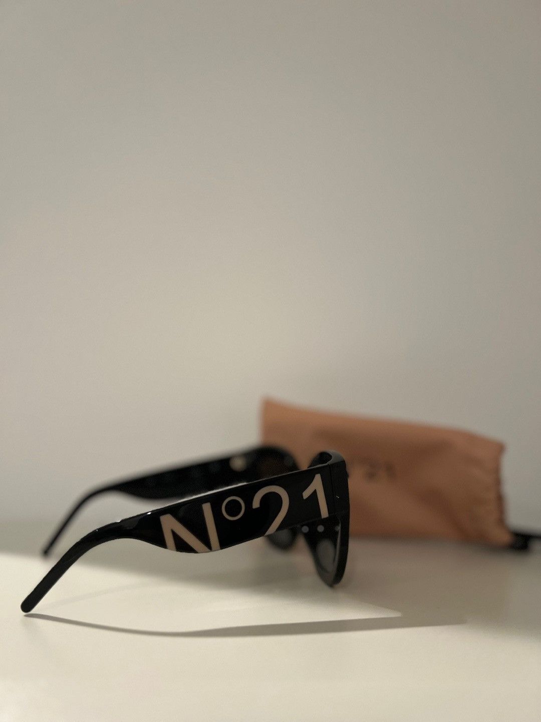 No. 21 No 21 Black Sunglasses Size ONE SIZE - 1 Thumbnail
