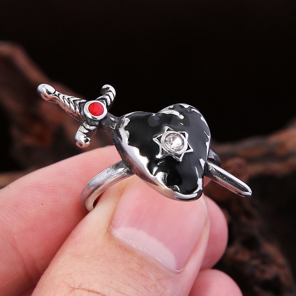 Jewelry Vintage Arrow Through Black Heart Ring Size ONE SIZE - 1 Thumbnail