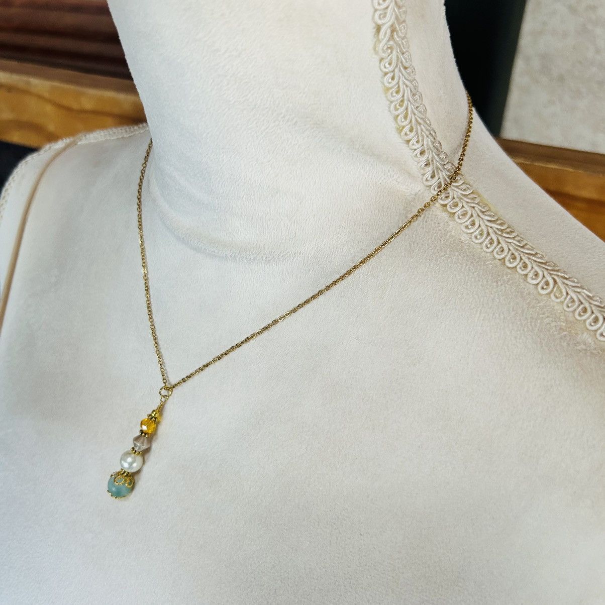 Handmade Handcrafted vintage bead green chalcedony pendant necklace Size ONE SIZE - 3 Thumbnail