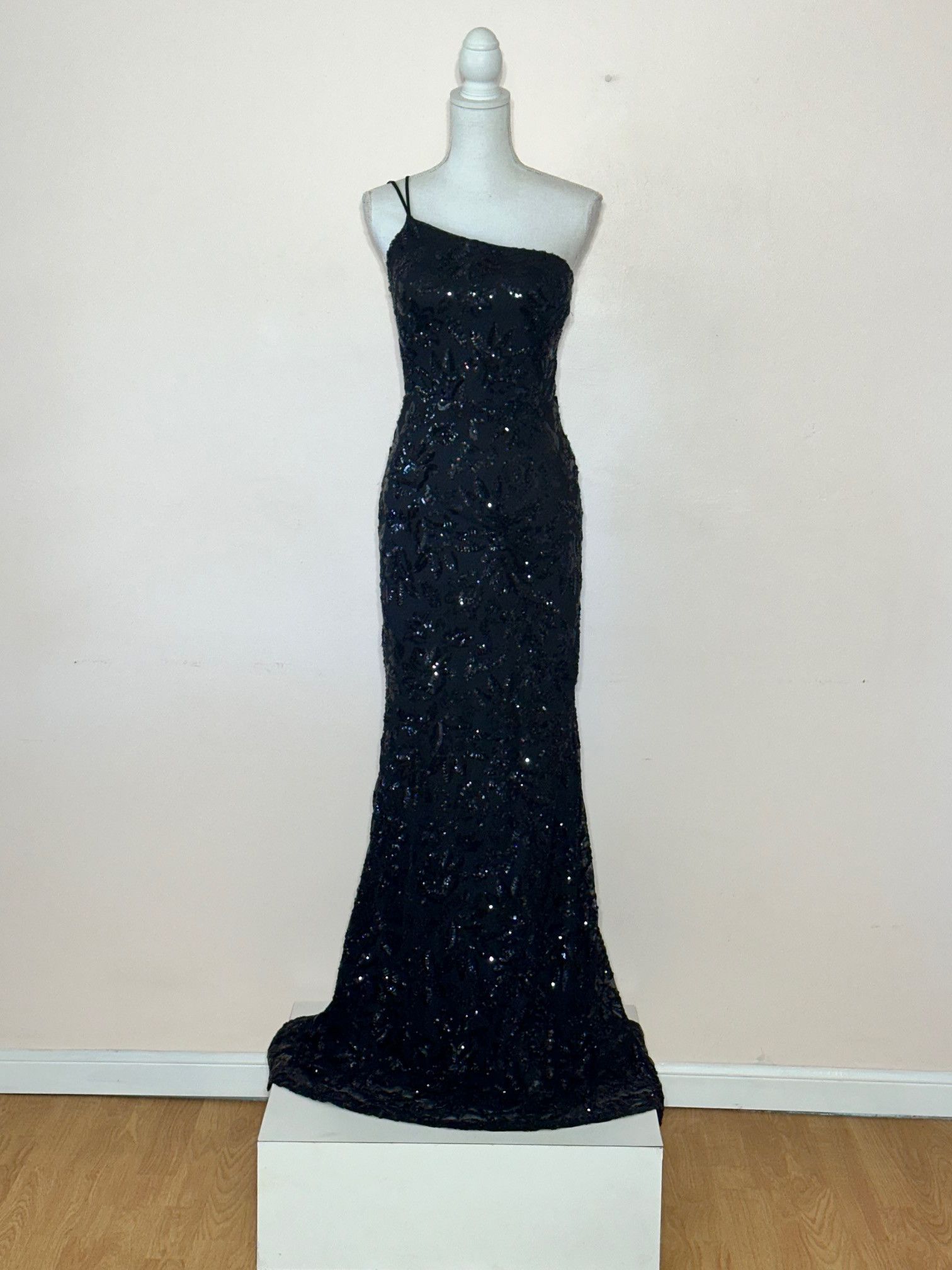 Vintage Windsor Black Sequin One Shoulder Fit and Flare Gown Size M / US 6-8 / IT 42-44 - 7 Thumbnail