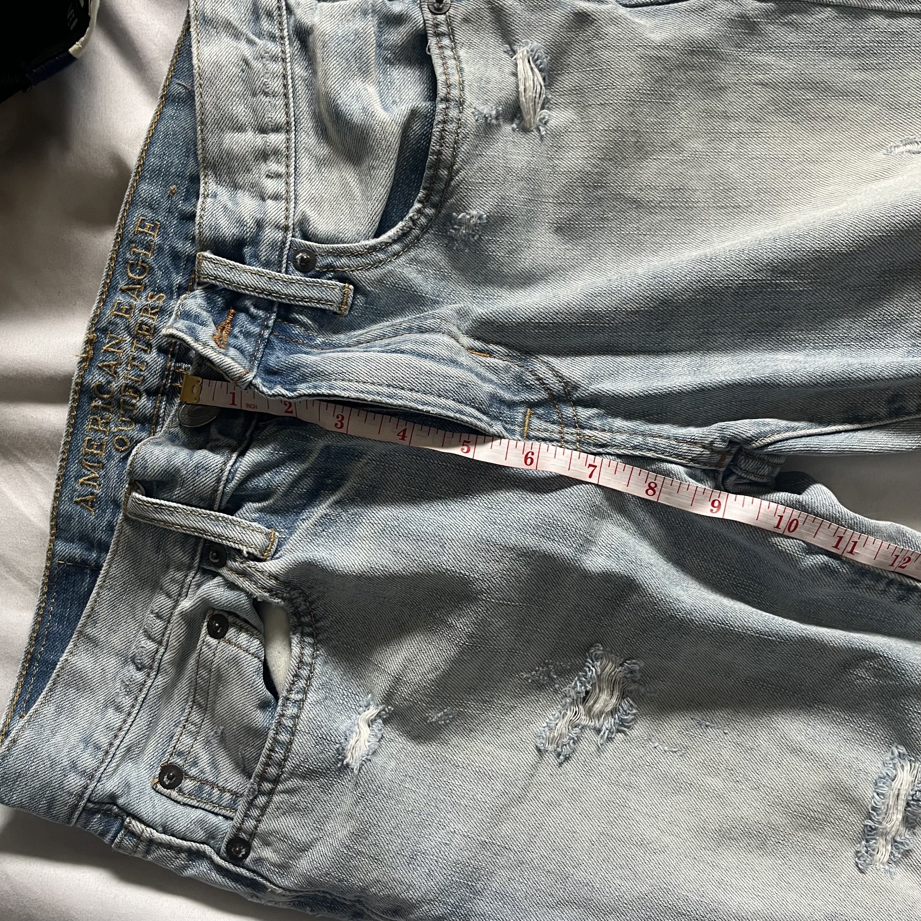 American Eagle Outfitters American Eagle Outfitters Faded and Distressed Blue Jeans Size 28" / US 6 / IT 42 - 4 Thumbnail