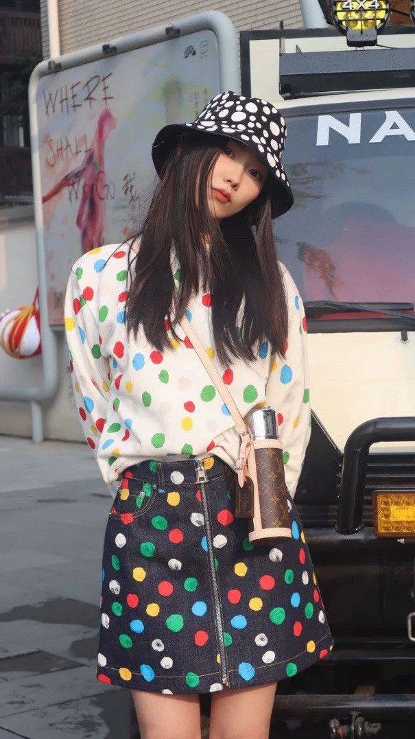 Louis Vuitton Louis Vuitton Yayoi Kusama Co-branded Reversible Black pre Size ONE SIZE - 6 Thumbnail