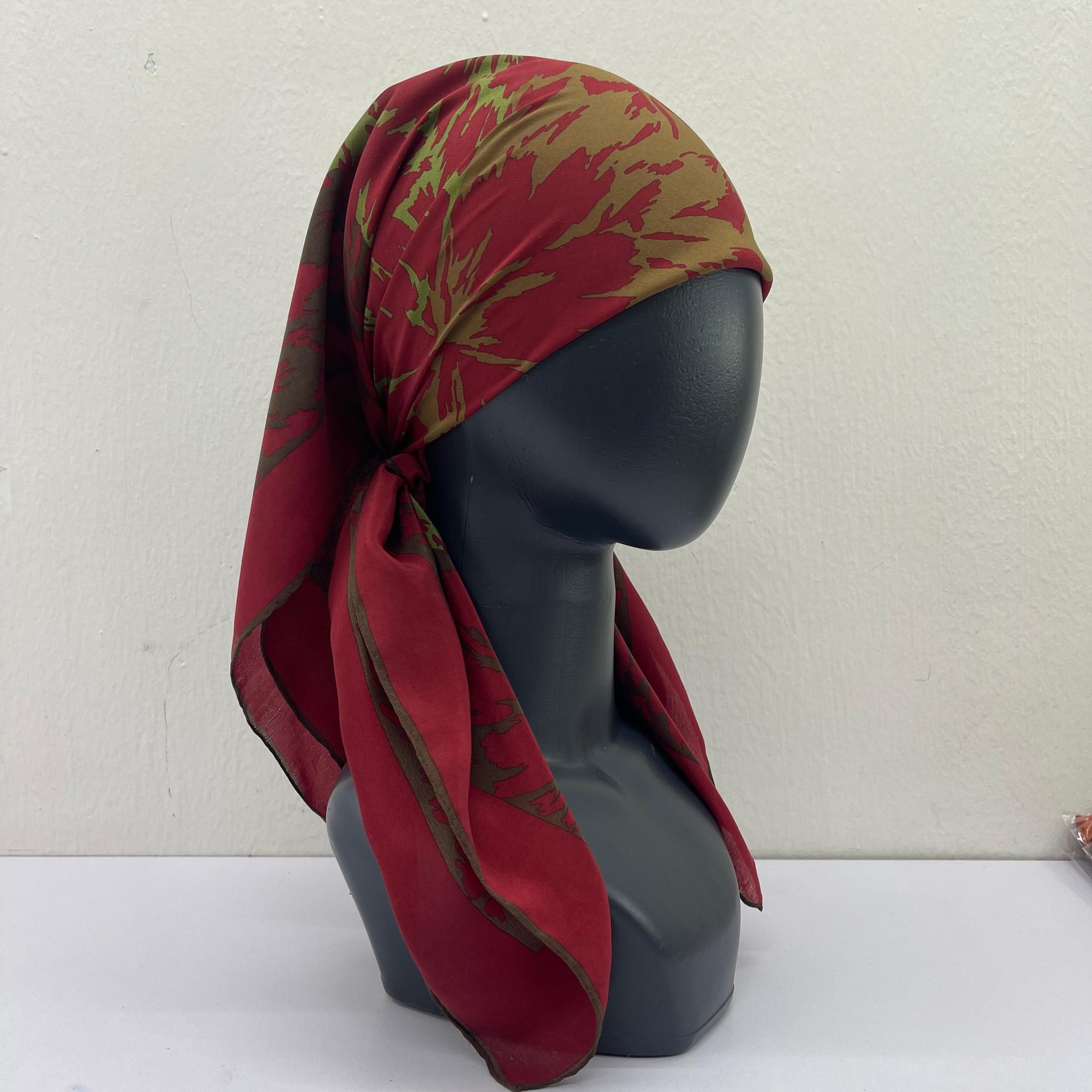 Pierre Balmain Vintage Pierre Balmain Silk Scarves - S7056 Size ONE SIZE - 3 Thumbnail