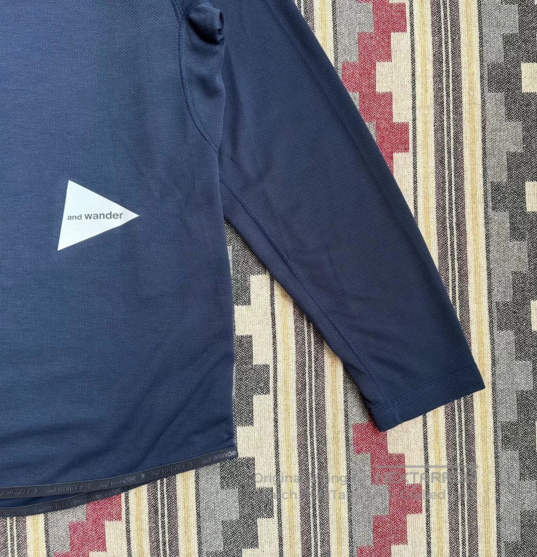 And Wander and wander power dry long sleeve shirt. Size US M / EU 48-50 / 2 - 4 Thumbnail