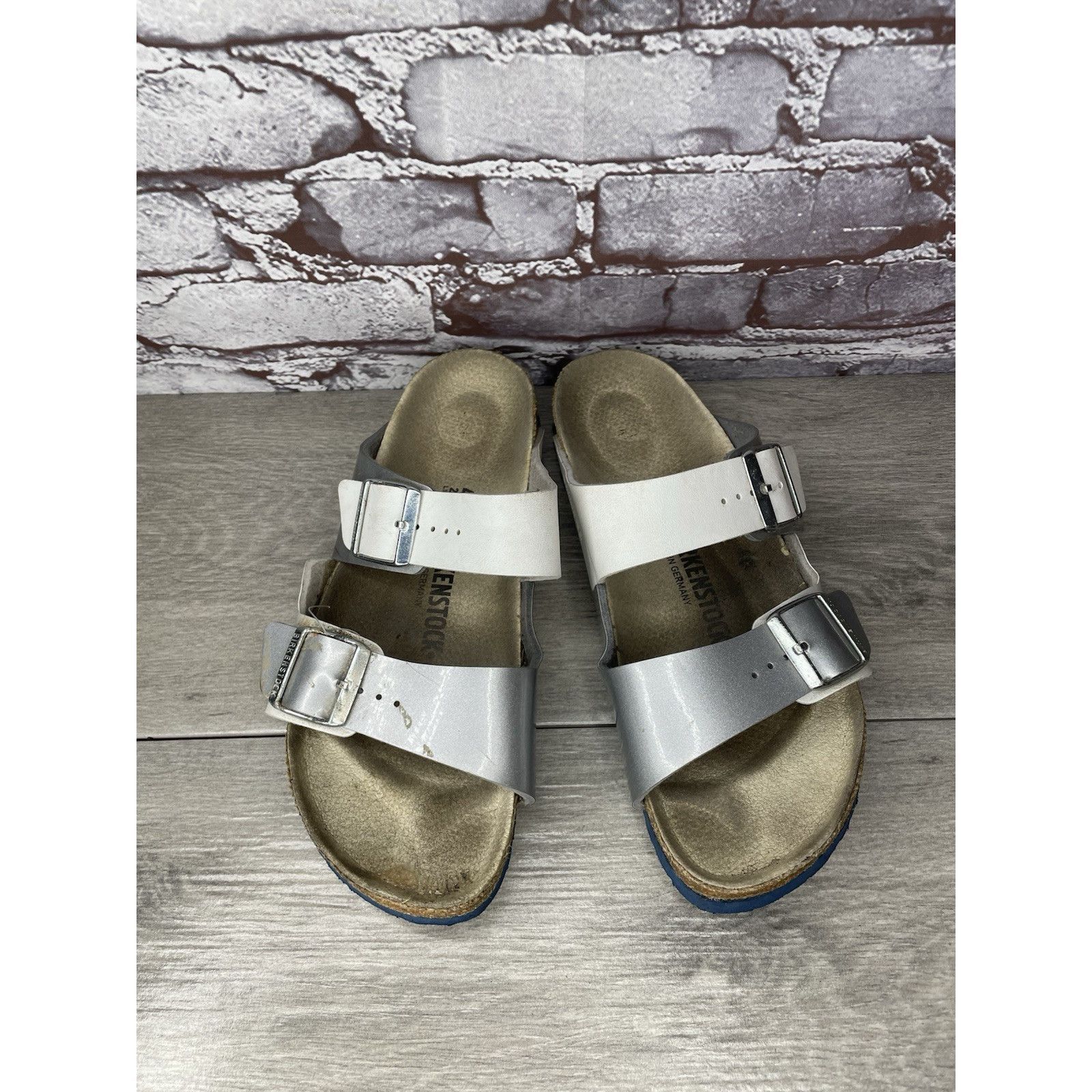 Birkenstock Birkenstock Arizona Two Toned Silver White Leather Strap San Size US 10 / IT 40 - 3 Thumbnail