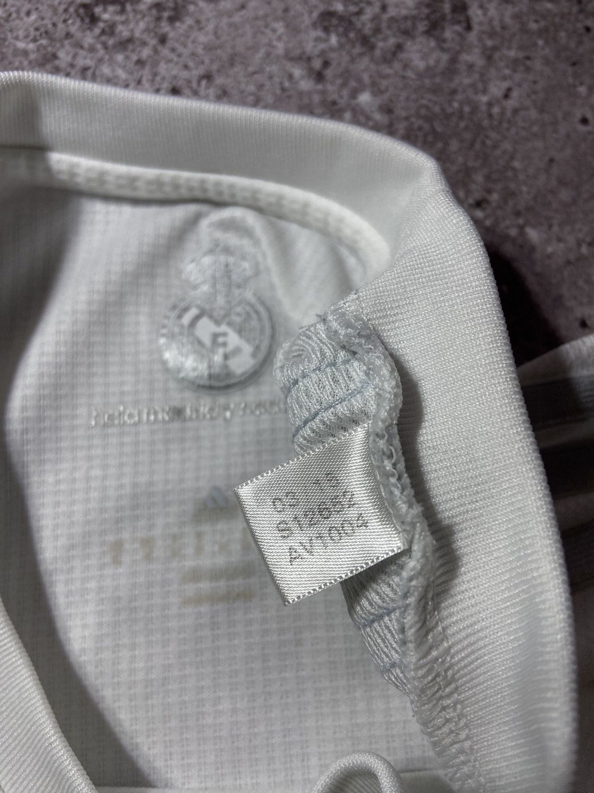 Vintage 💥Real Madrid vintage adidas football jersey t-shirt‼️ Size US M / EU 48-50 / 2 - 8 Thumbnail