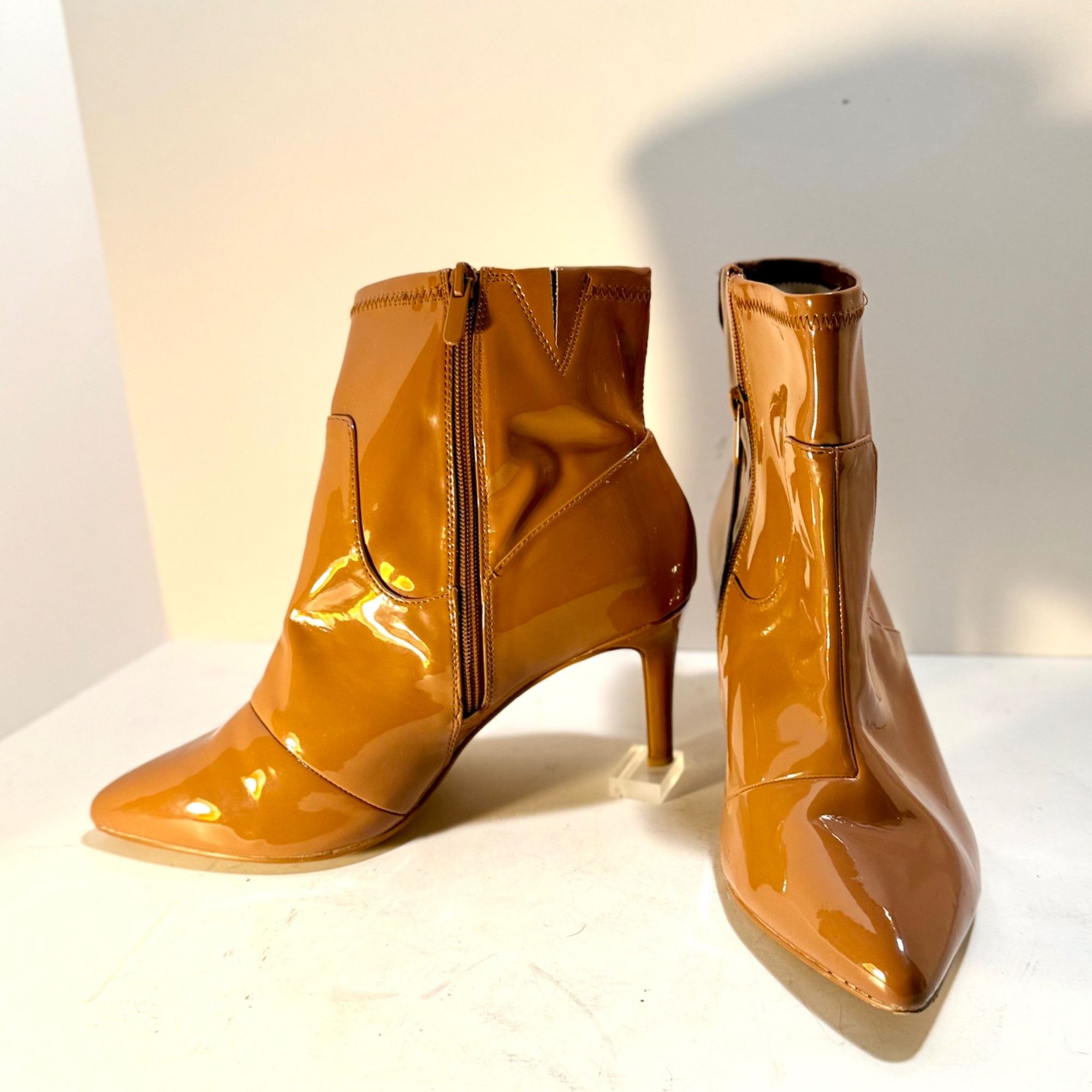 Torrid Tan 10.5WW Patent Leather Ankle Boots W Pointed Toe Size US 10.5 / IT 40.5 - 2 Thumbnail