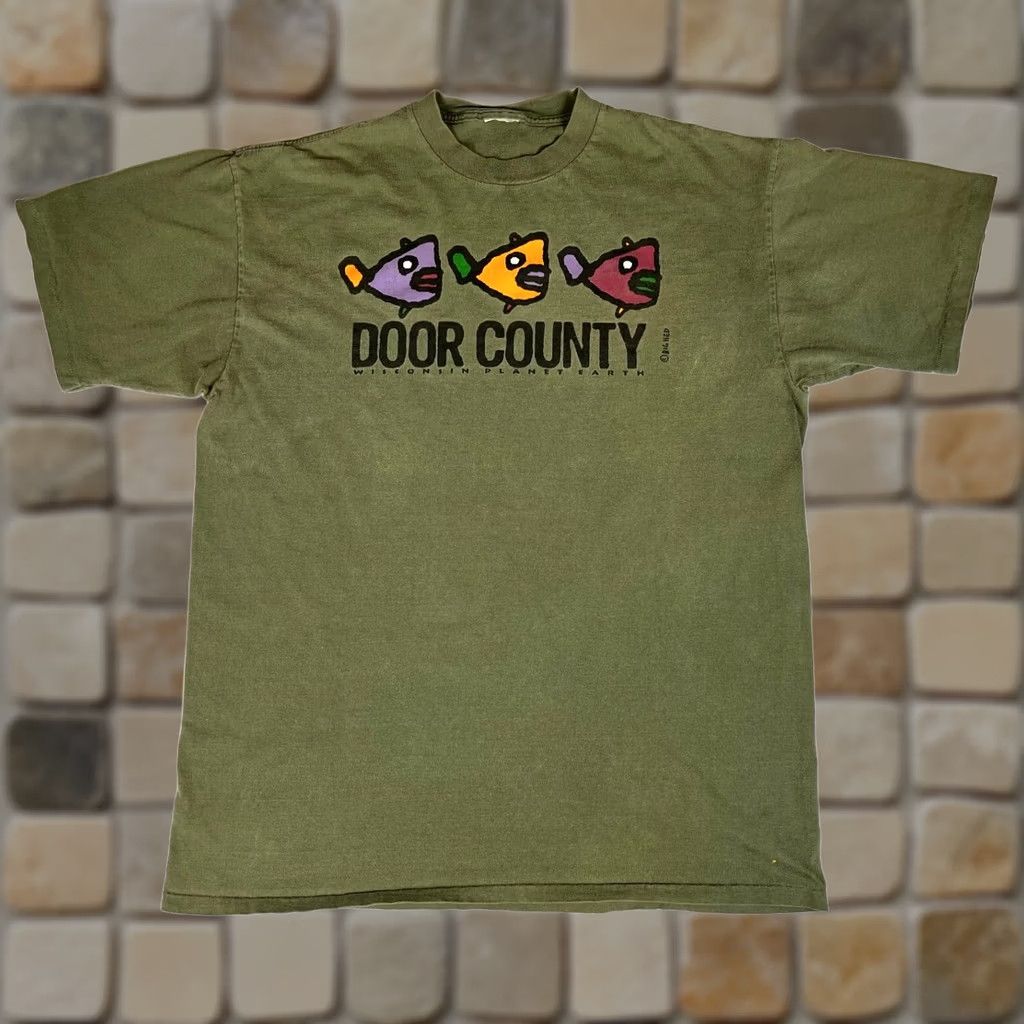 Vintage VINTAGE Men's Door County Wisconsin Planet Earth T-Shirt Size L Green Crew Neck Short Sleeve 1990s Fish Nature Mens Size US L / EU 52-54 / 3 - 1 Thumbnail