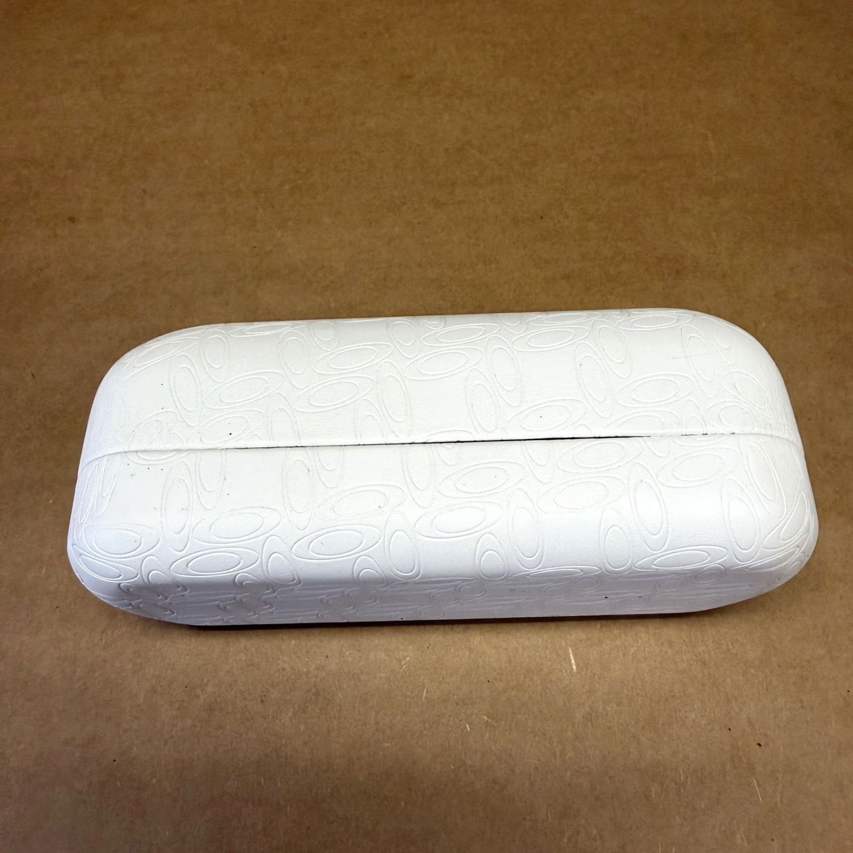 Oakley Oakley Glasses Case Mens White Hard Shell O Logo Sunglass Eyeglass Protective Size ONE SIZE - 6 Thumbnail