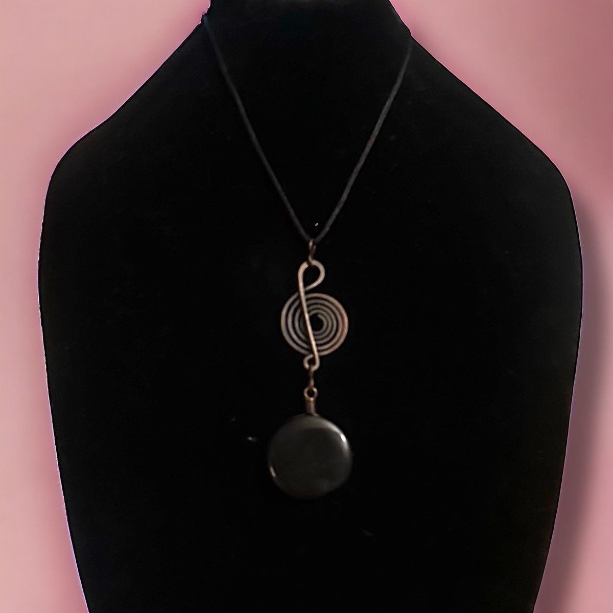 Vintage Vintage artisan treble clef symbol and black stone necklace Size ONE SIZE - 1 Thumbnail
