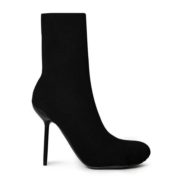 o1g2r1mq0924 Anatomic Heeled Boots in Black