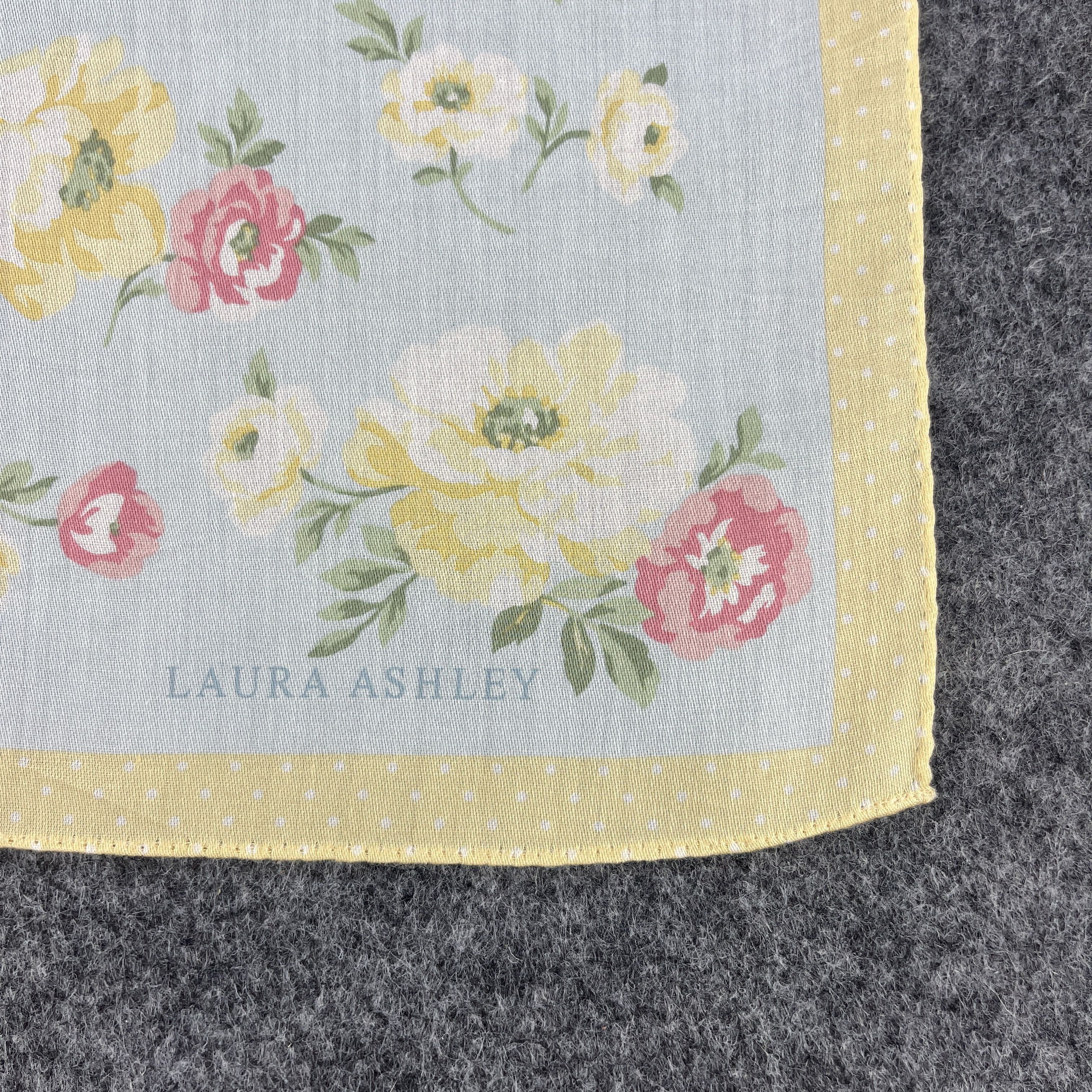 Laura Ashley Laura Ashley Handkerchief / Bandana / Neckerchief B048 Size ONE SIZE - 2 Thumbnail