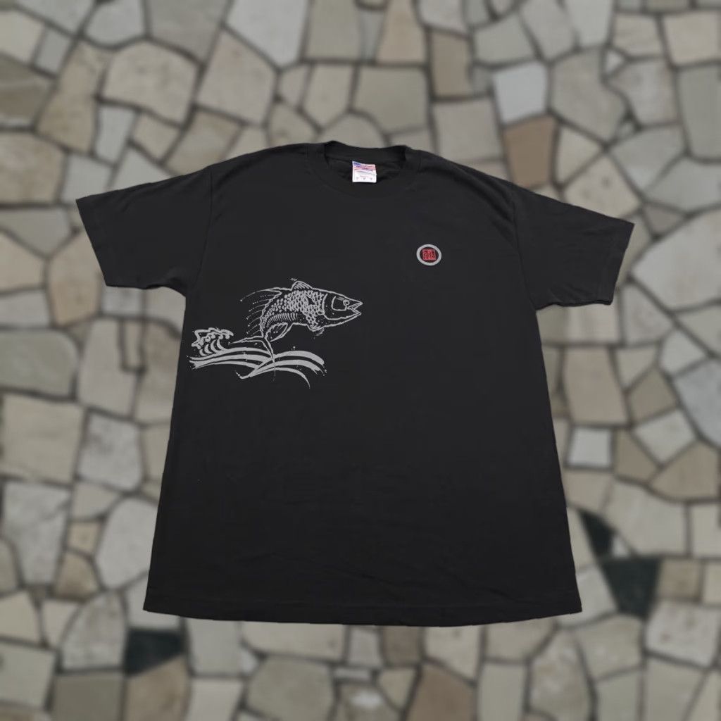 Vintage VINTAGE Murina Choi Fish T-Shirt Black Mens L Crew Neck 90s USA Graphic Print Short Sleeve Cotton Size US L / EU 52-54 / 3 - 1 Thumbnail