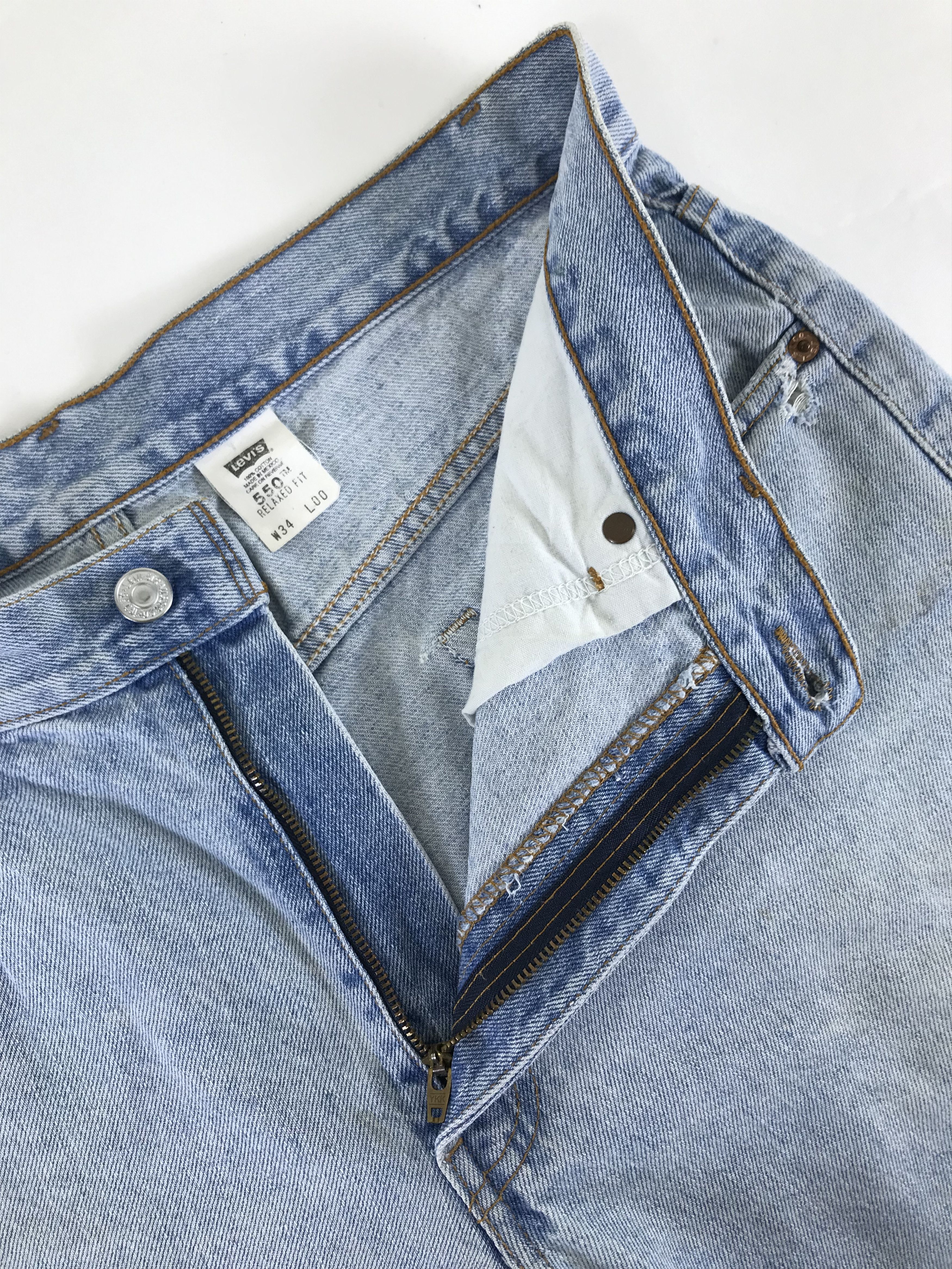 Levi's Vintage Levi's 550 Relaxed Wash Light Wash Short Jeans Size US 32 / EU 48 - 3 Thumbnail