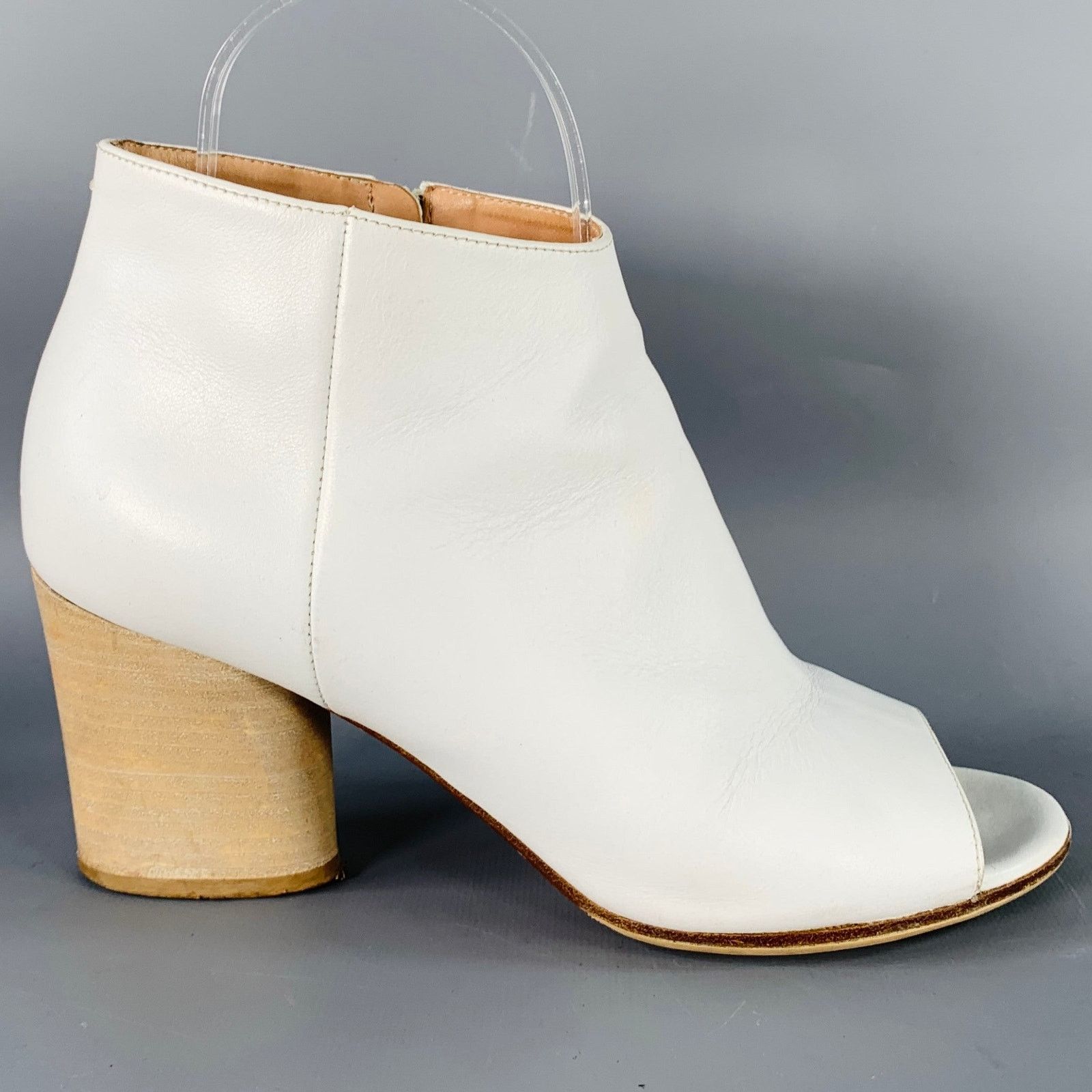 Maison Margiela MAISON MARTIN MARGIELA Size 7 White Leather Peep Toe Boots Size US 7 / IT 37 - 2 Thumbnail